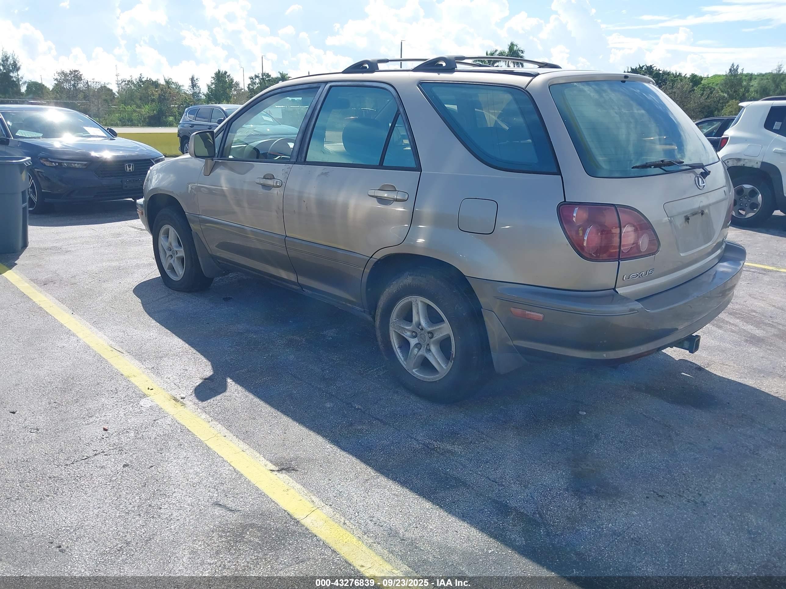 LEXUS RX image 3