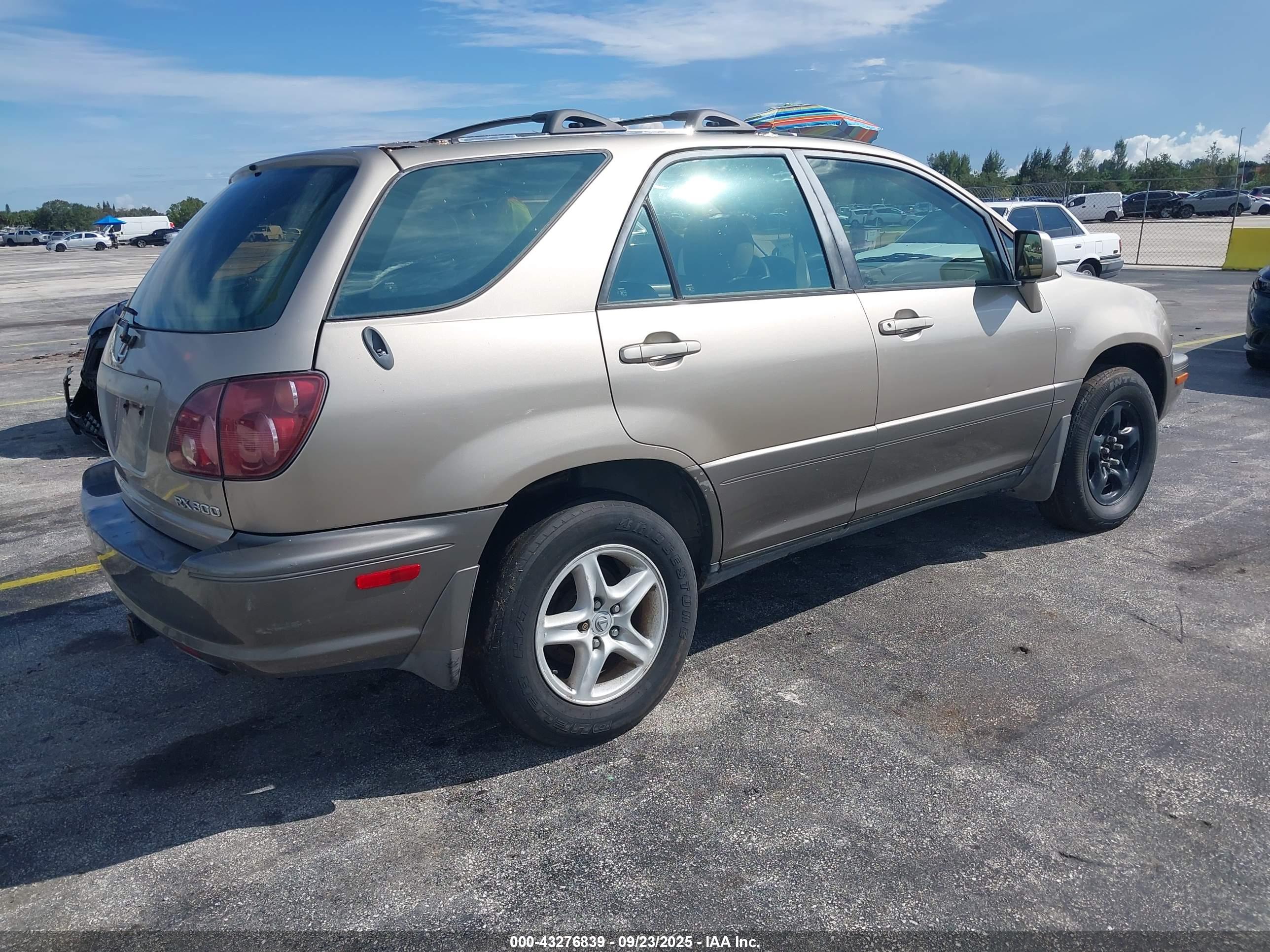 LEXUS RX image 4