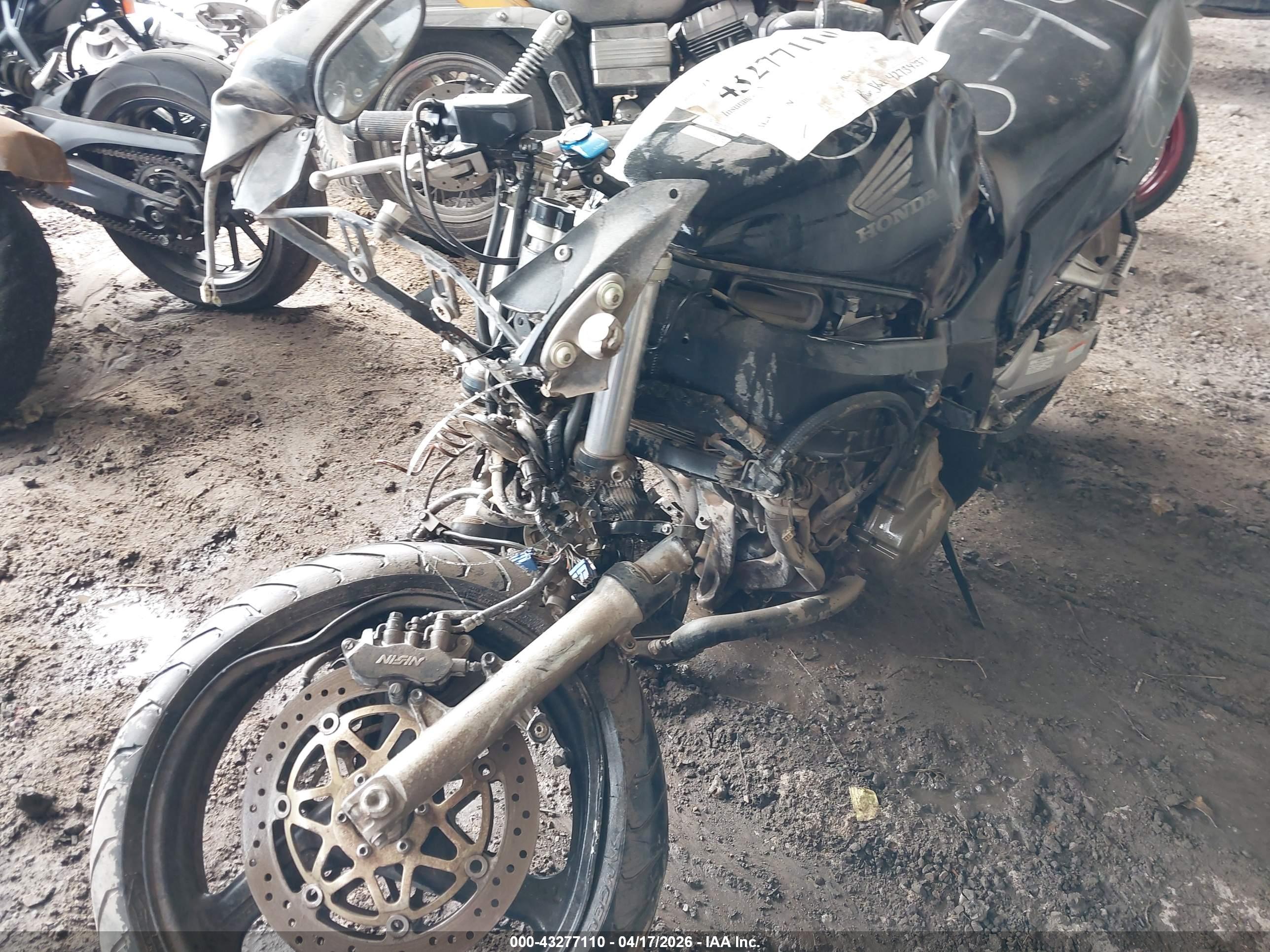 HONDA CBR1100 image 2
