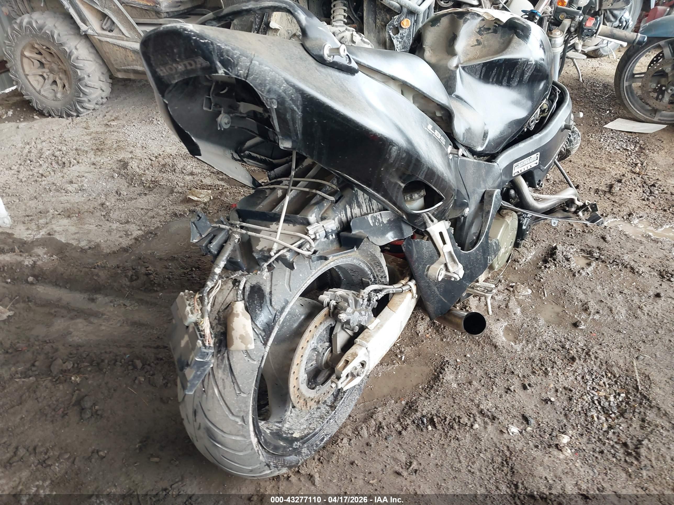 HONDA CBR1100 image 4