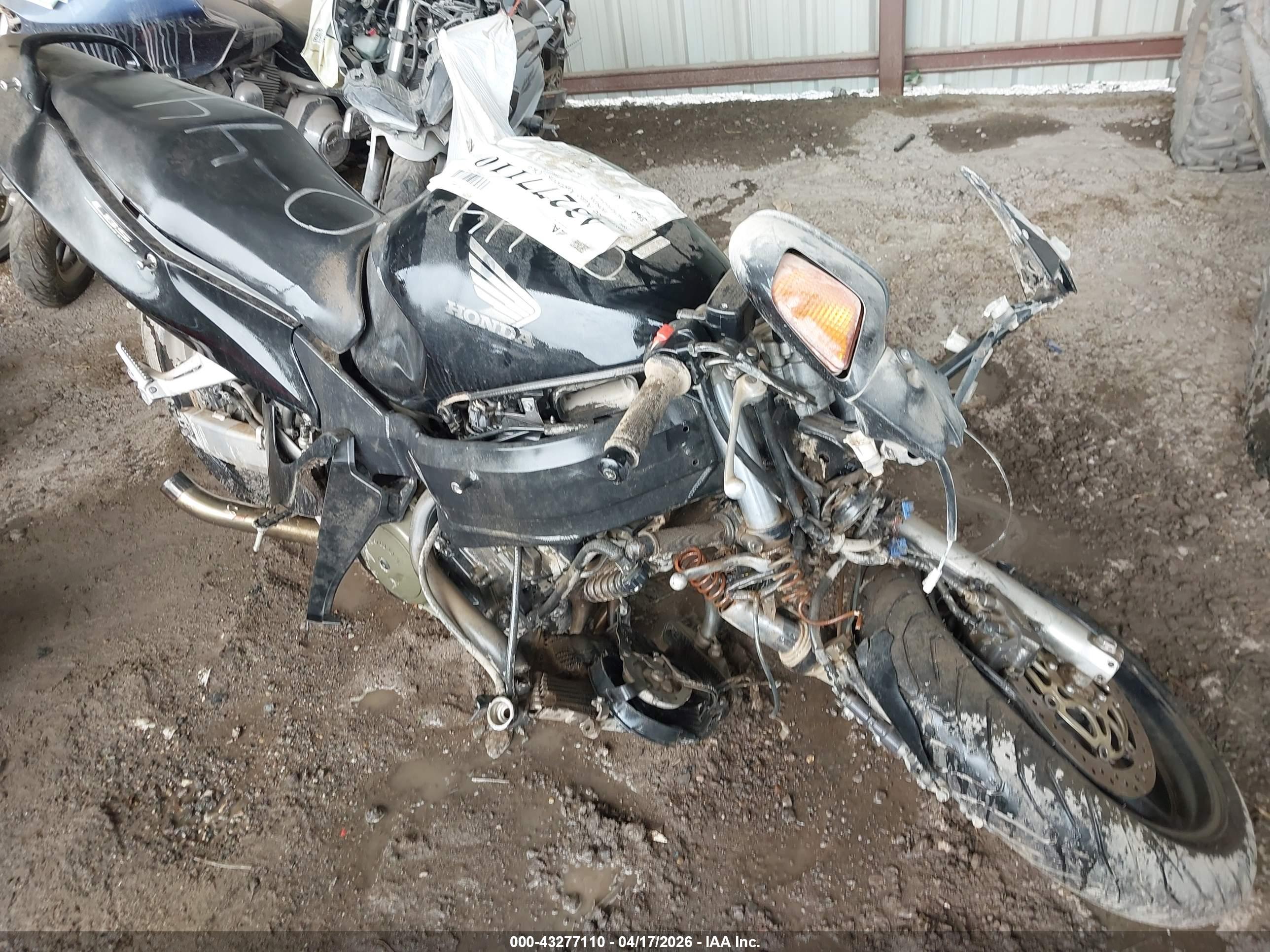HONDA CBR1100 image 5