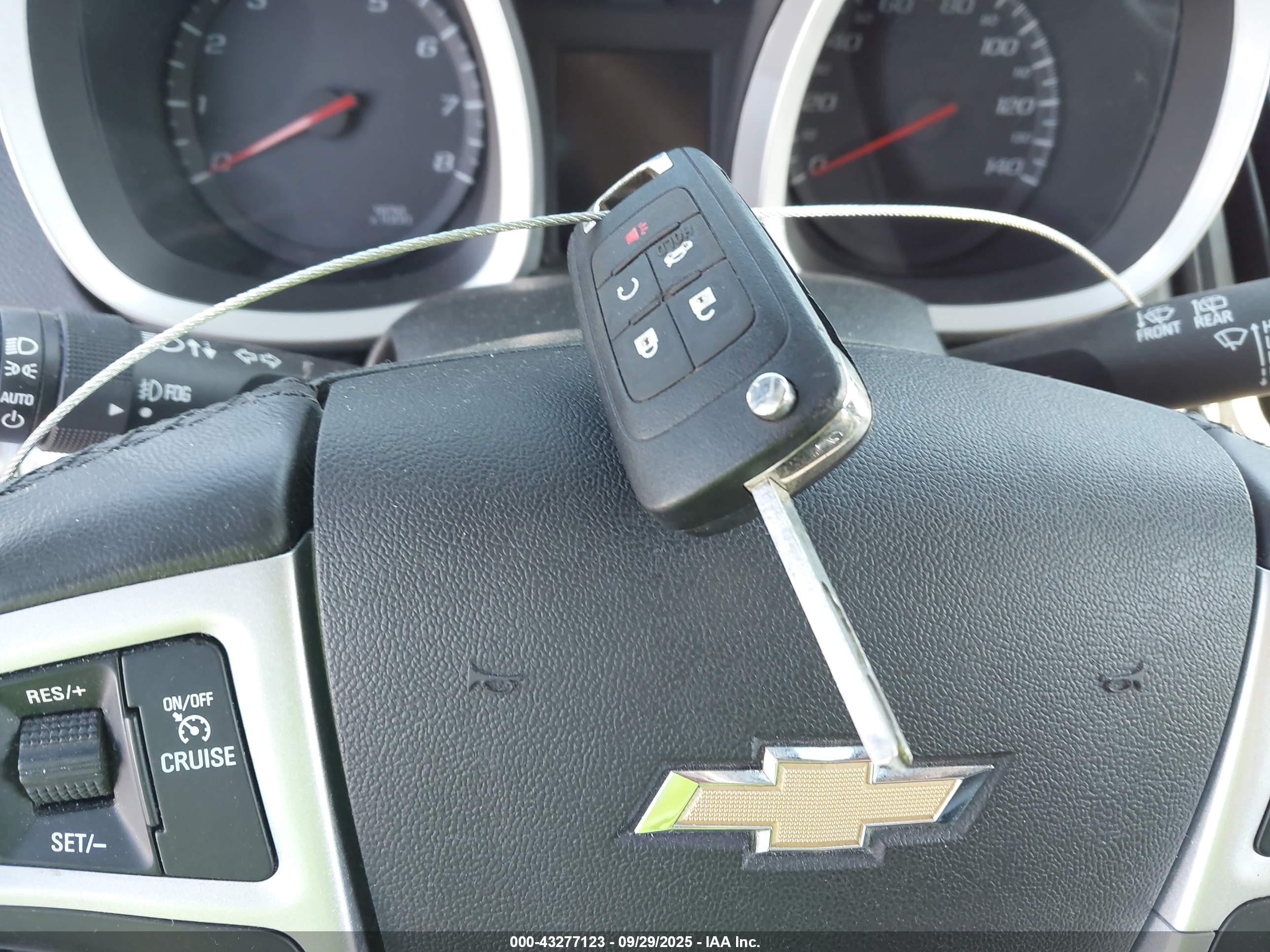 CHEVROLET EQUINOX image 11