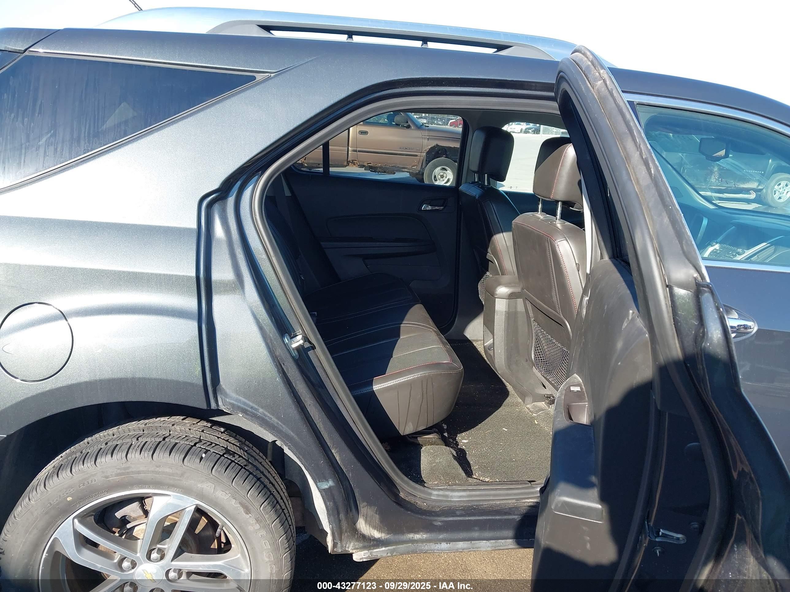 CHEVROLET EQUINOX image 8