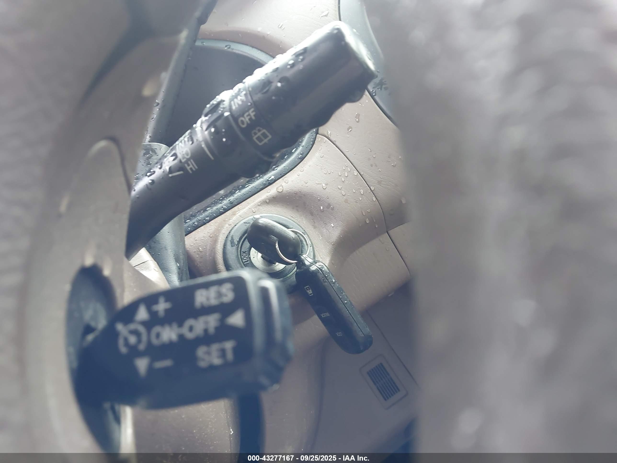TOYOTA SEQUOIA image 11