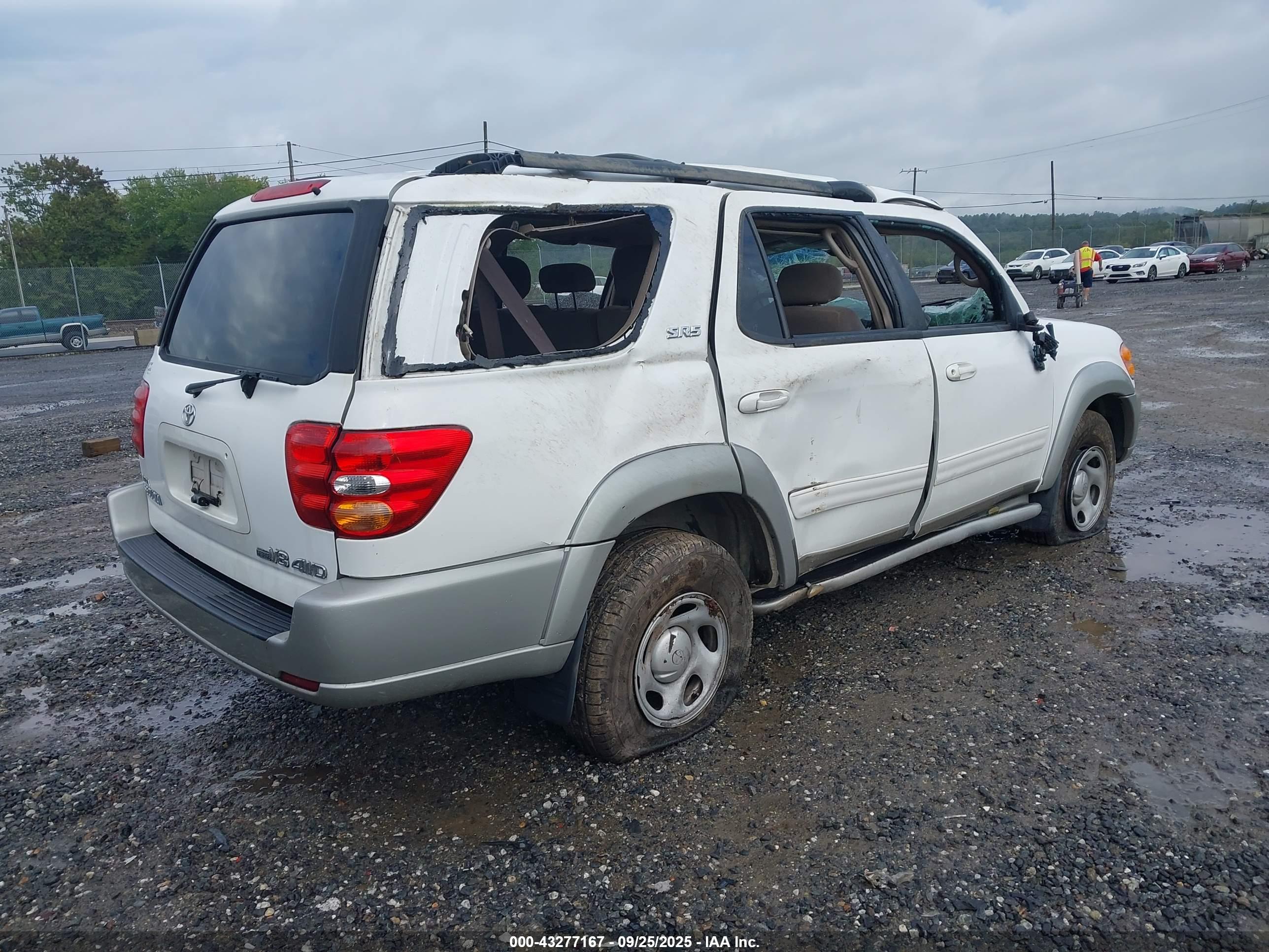 TOYOTA SEQUOIA image 4