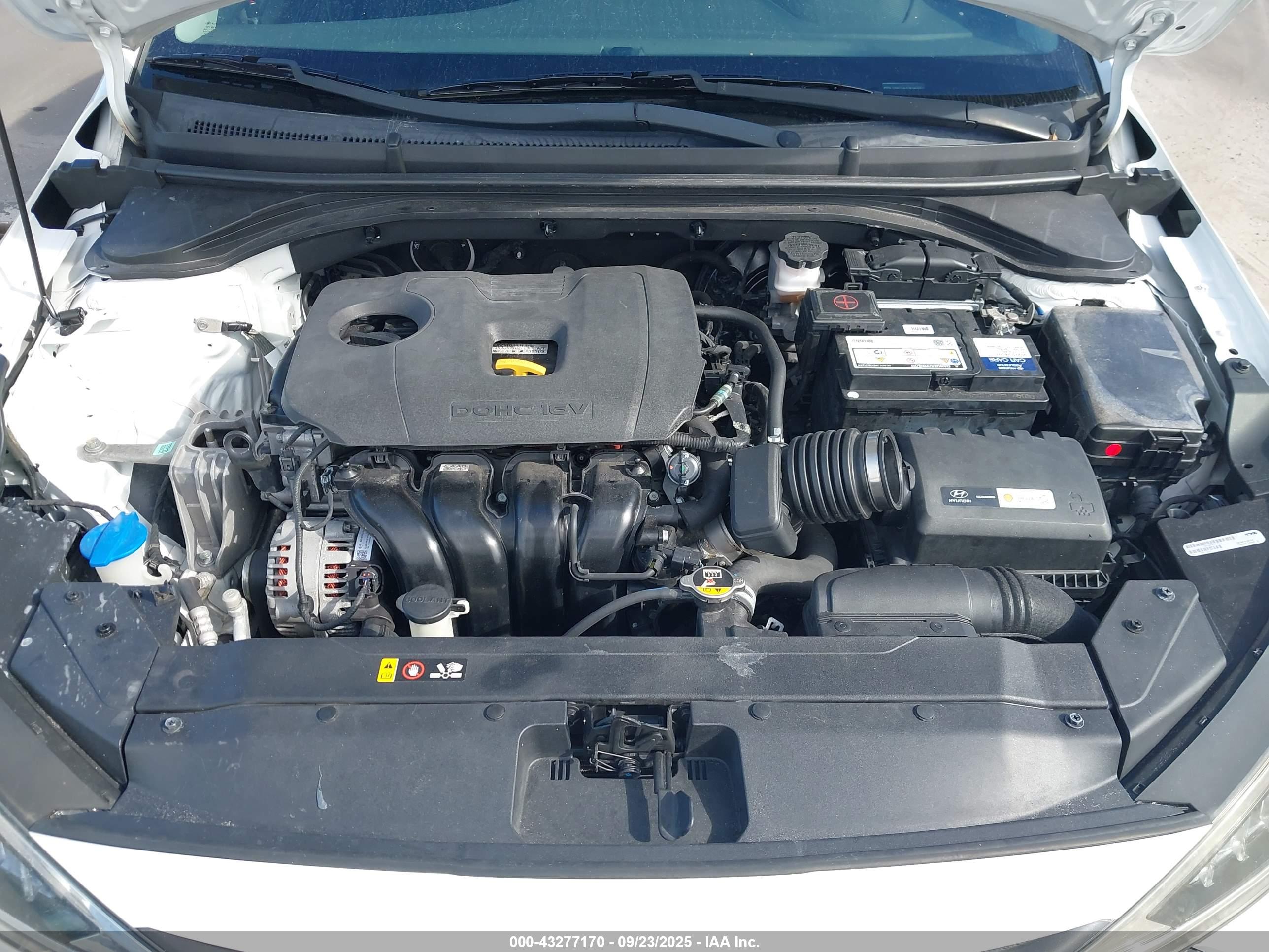 HYUNDAI ELANTRA image 10