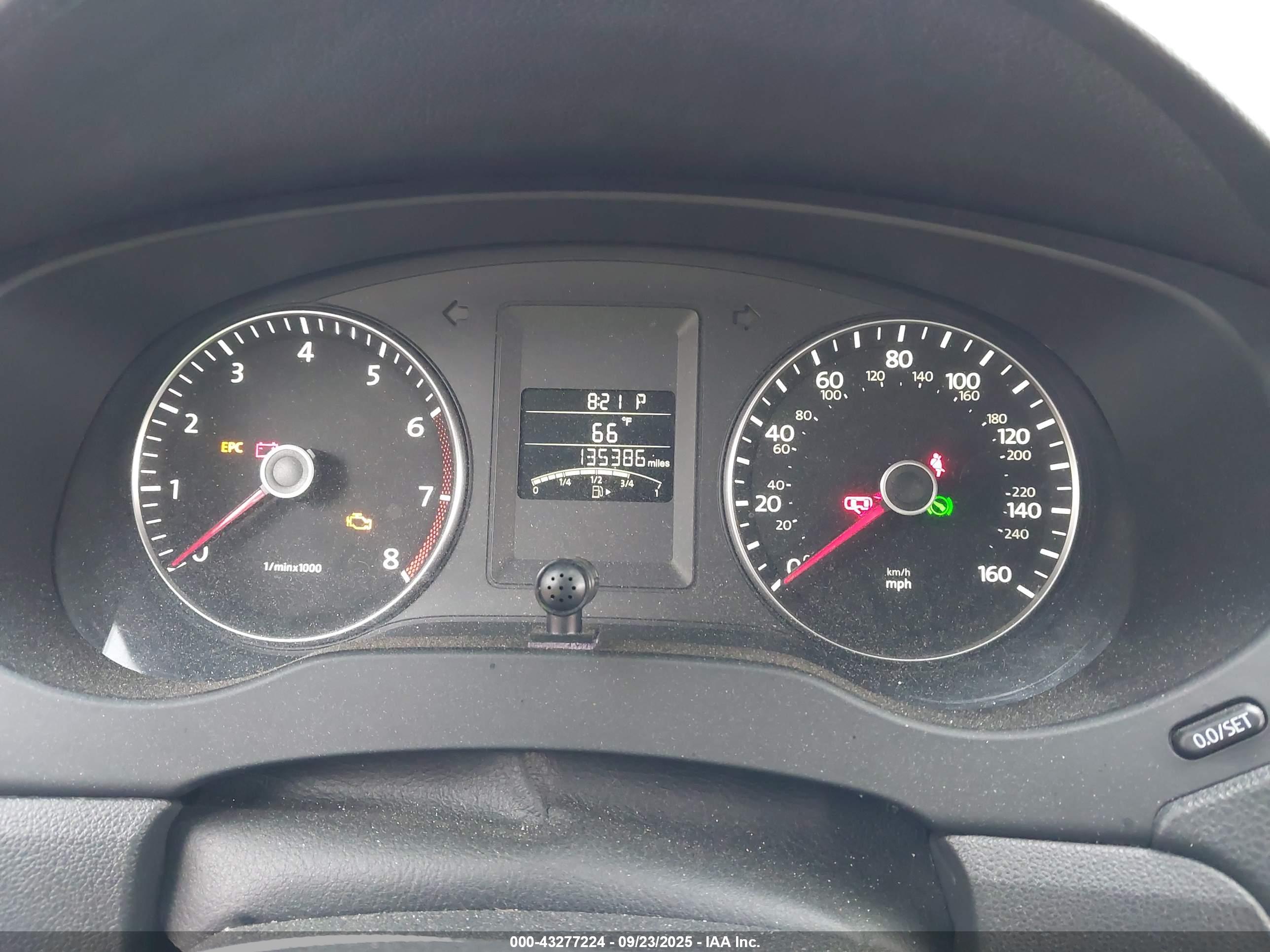 VOLKSWAGEN JETTA image 7