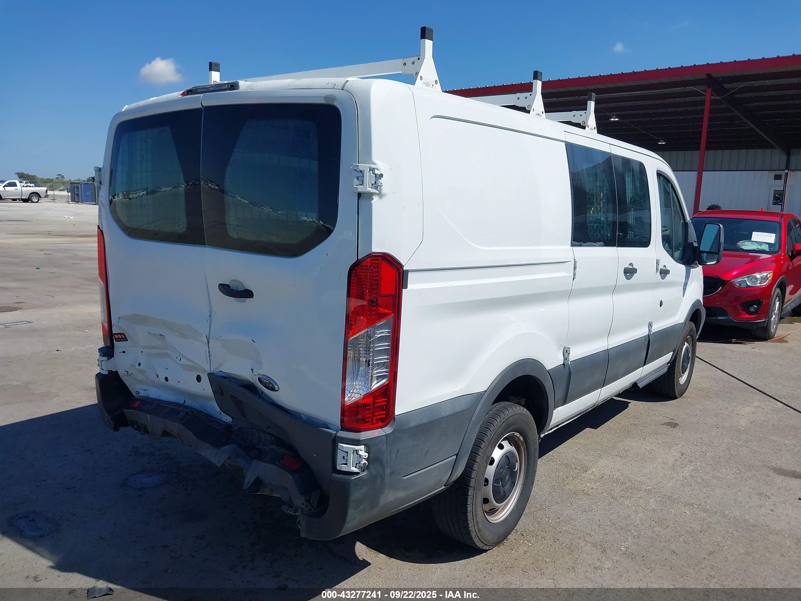 FORD TRANSIT-250 image 4