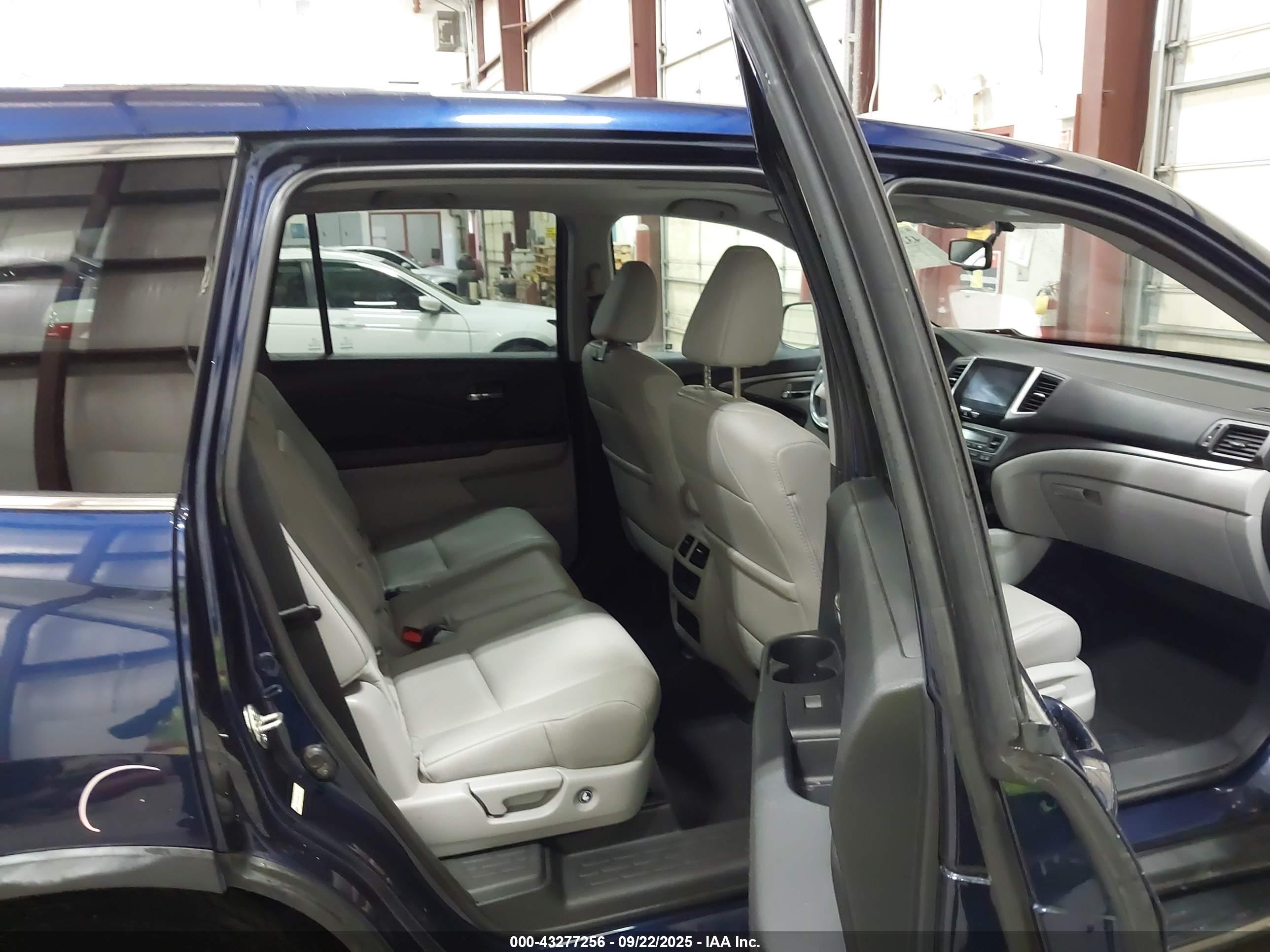 HONDA PILOT image 8