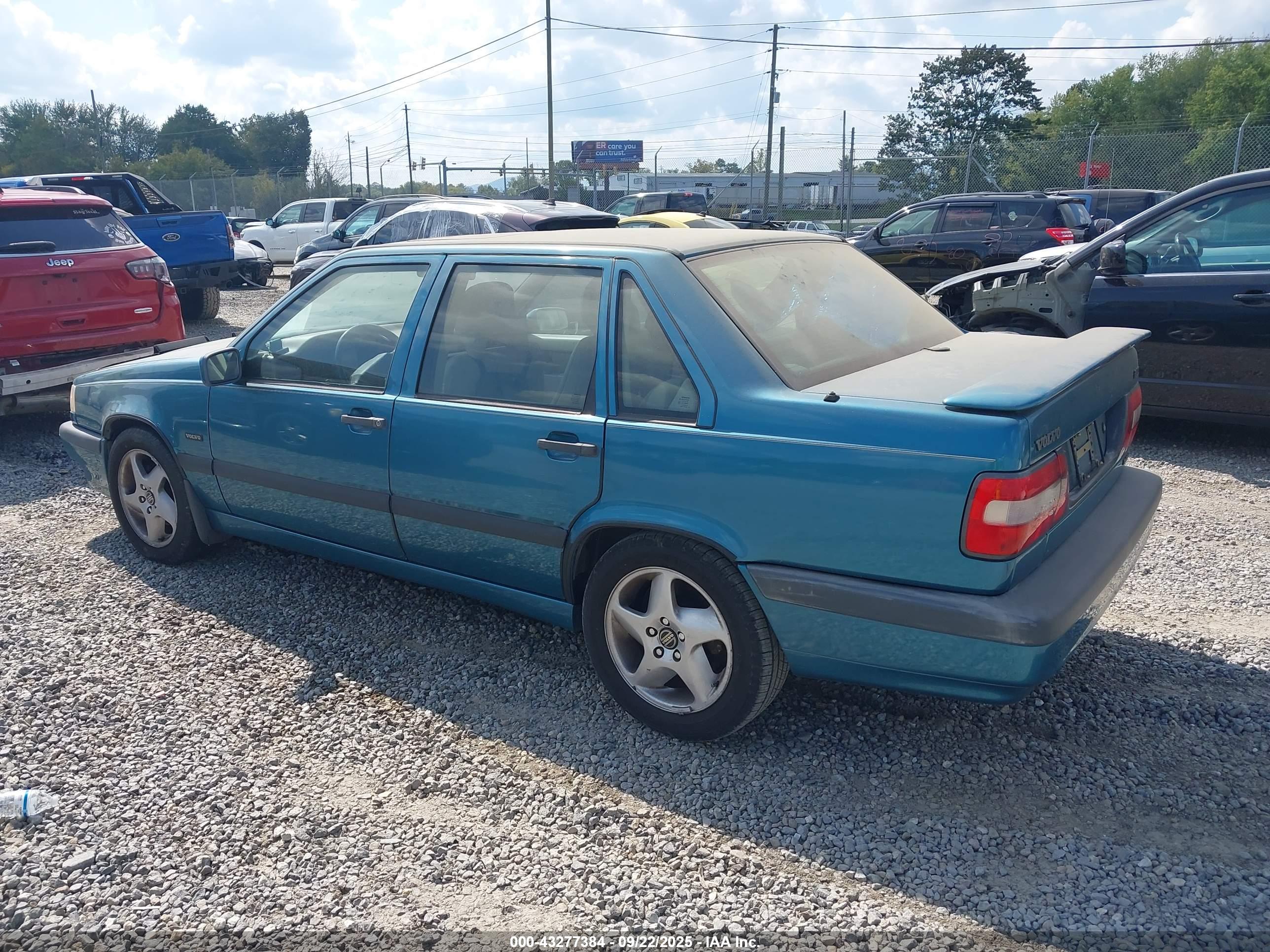 VOLVO 850 image 3