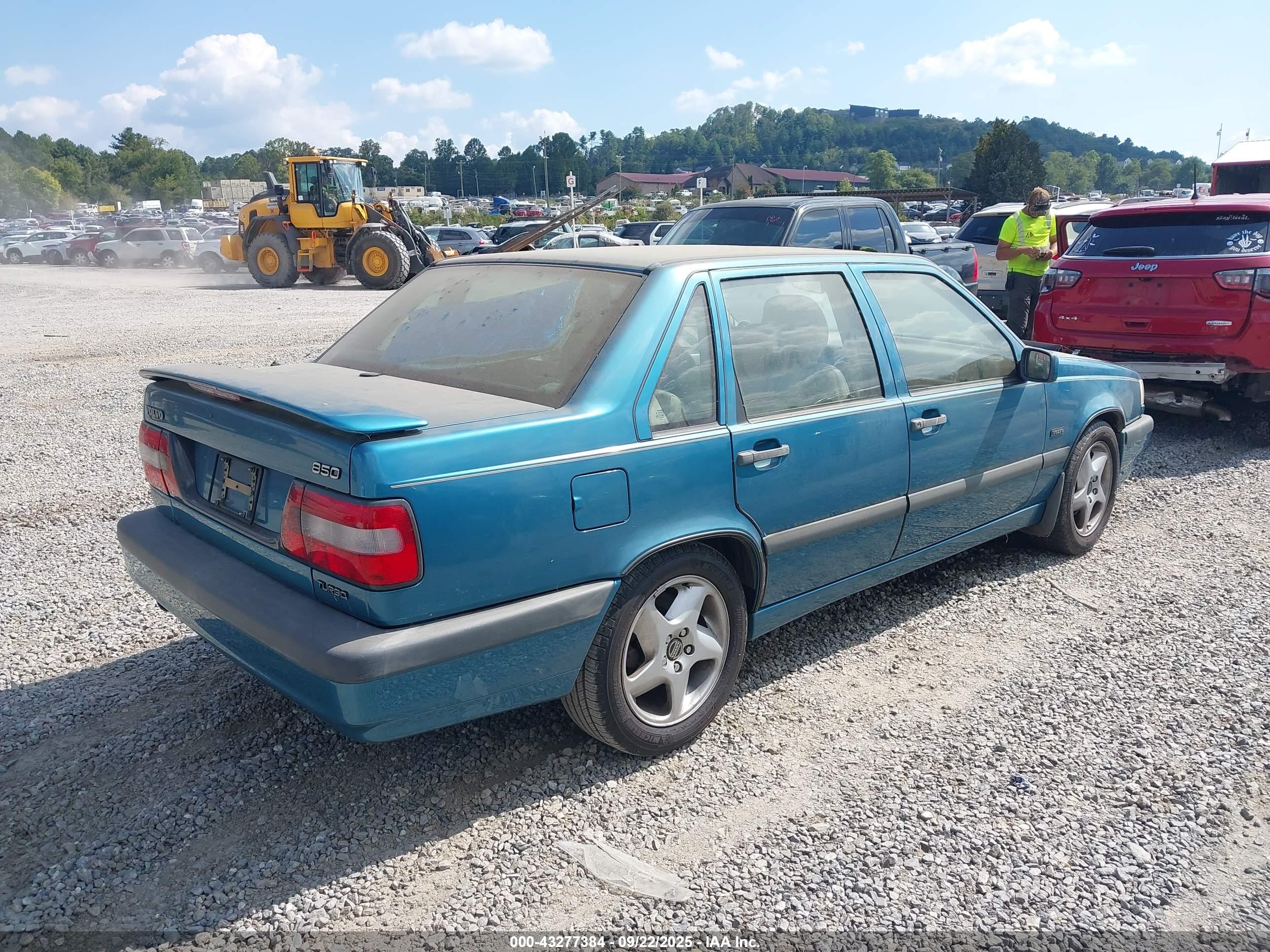 VOLVO 850 image 4