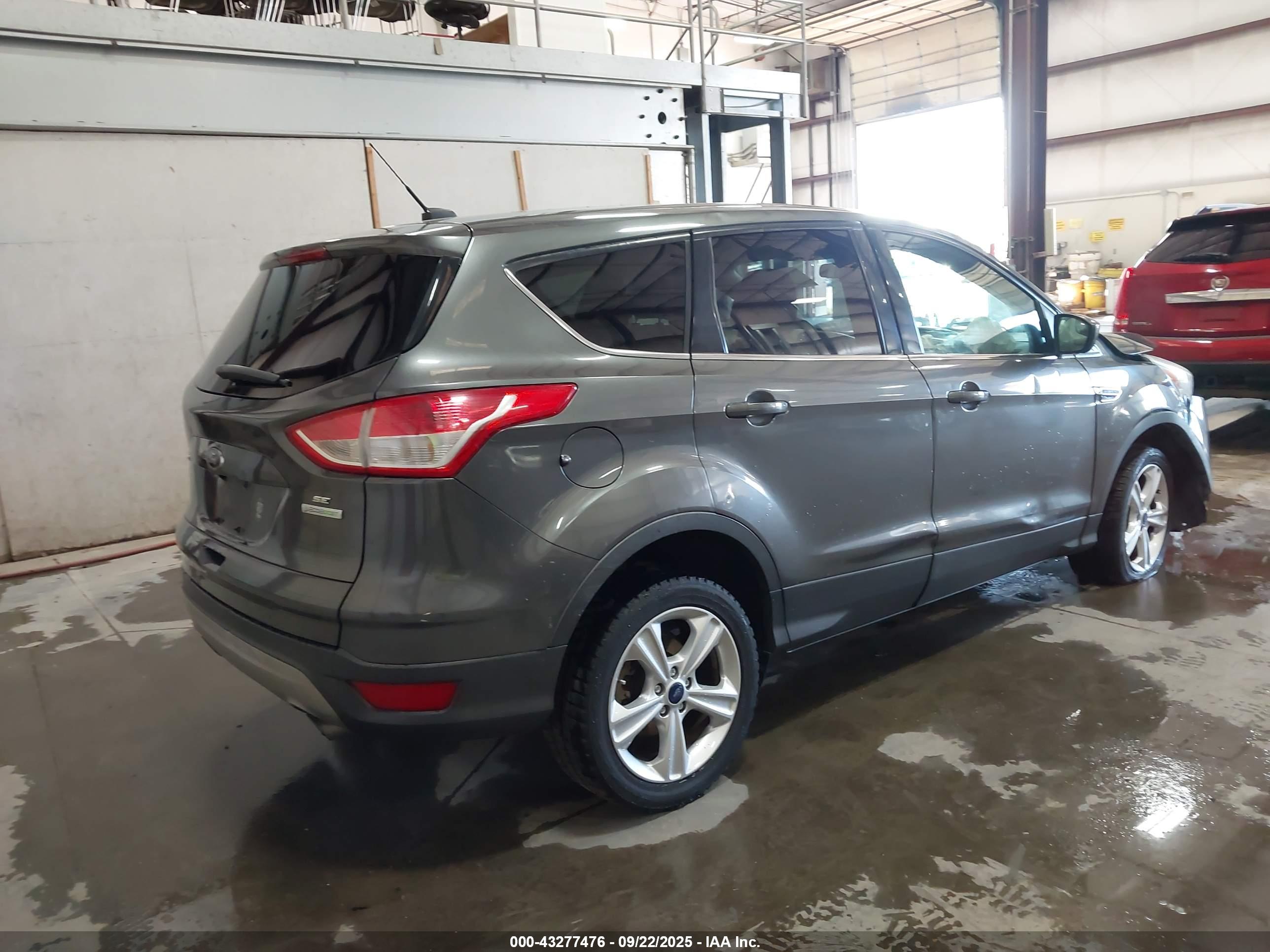 FORD ESCAPE image 4