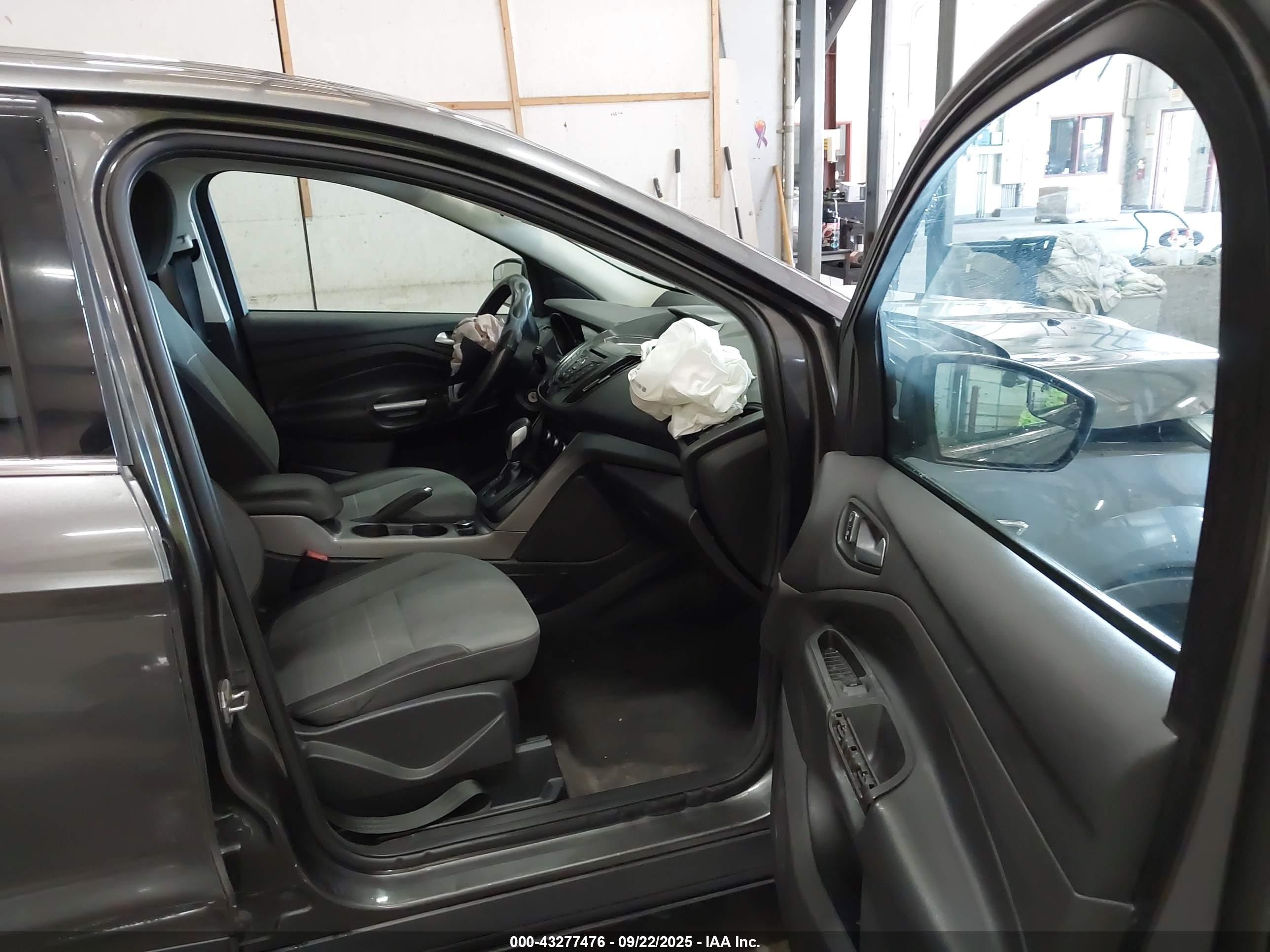 FORD ESCAPE image 5