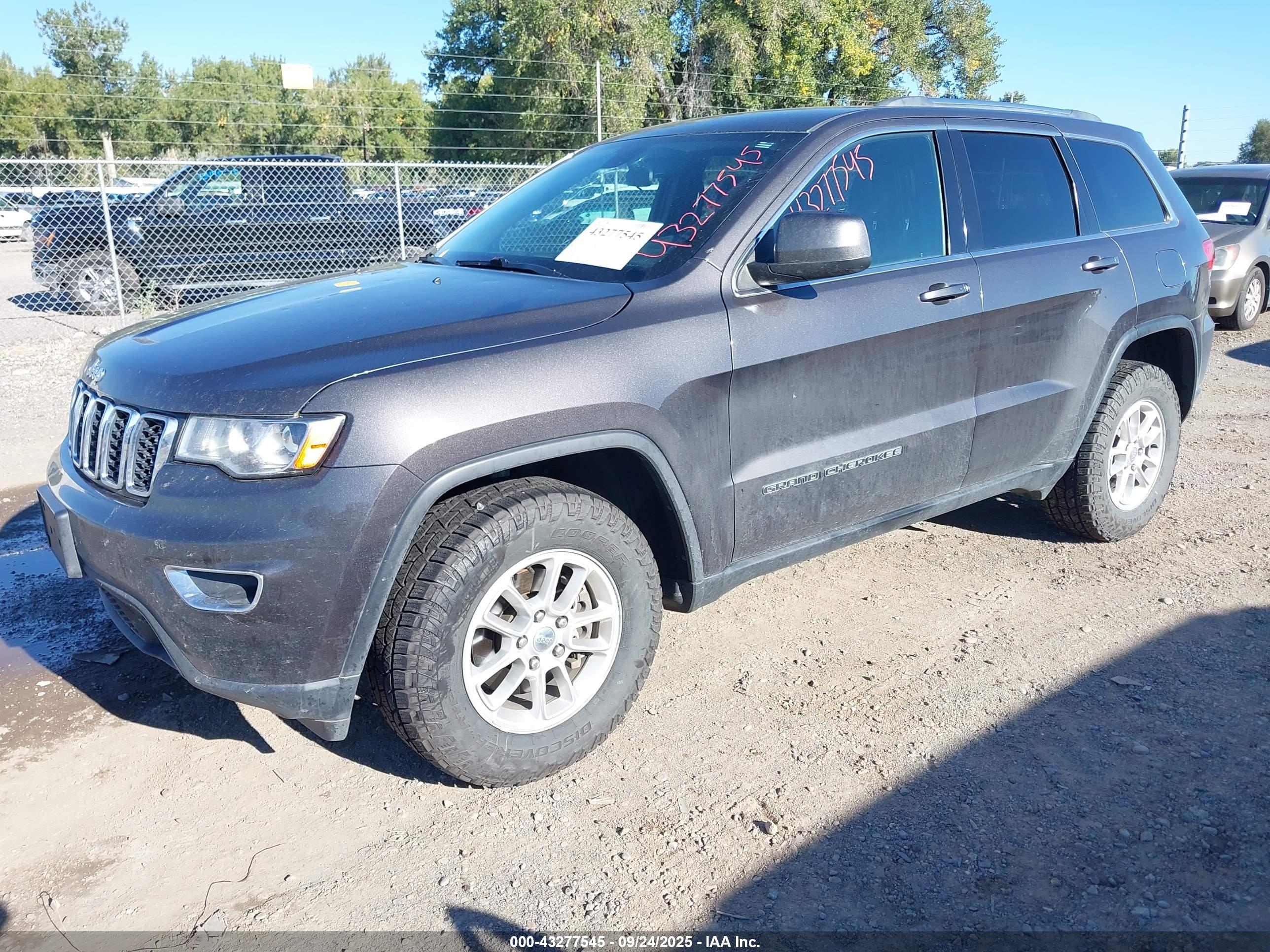 JEEP GRAND image 2