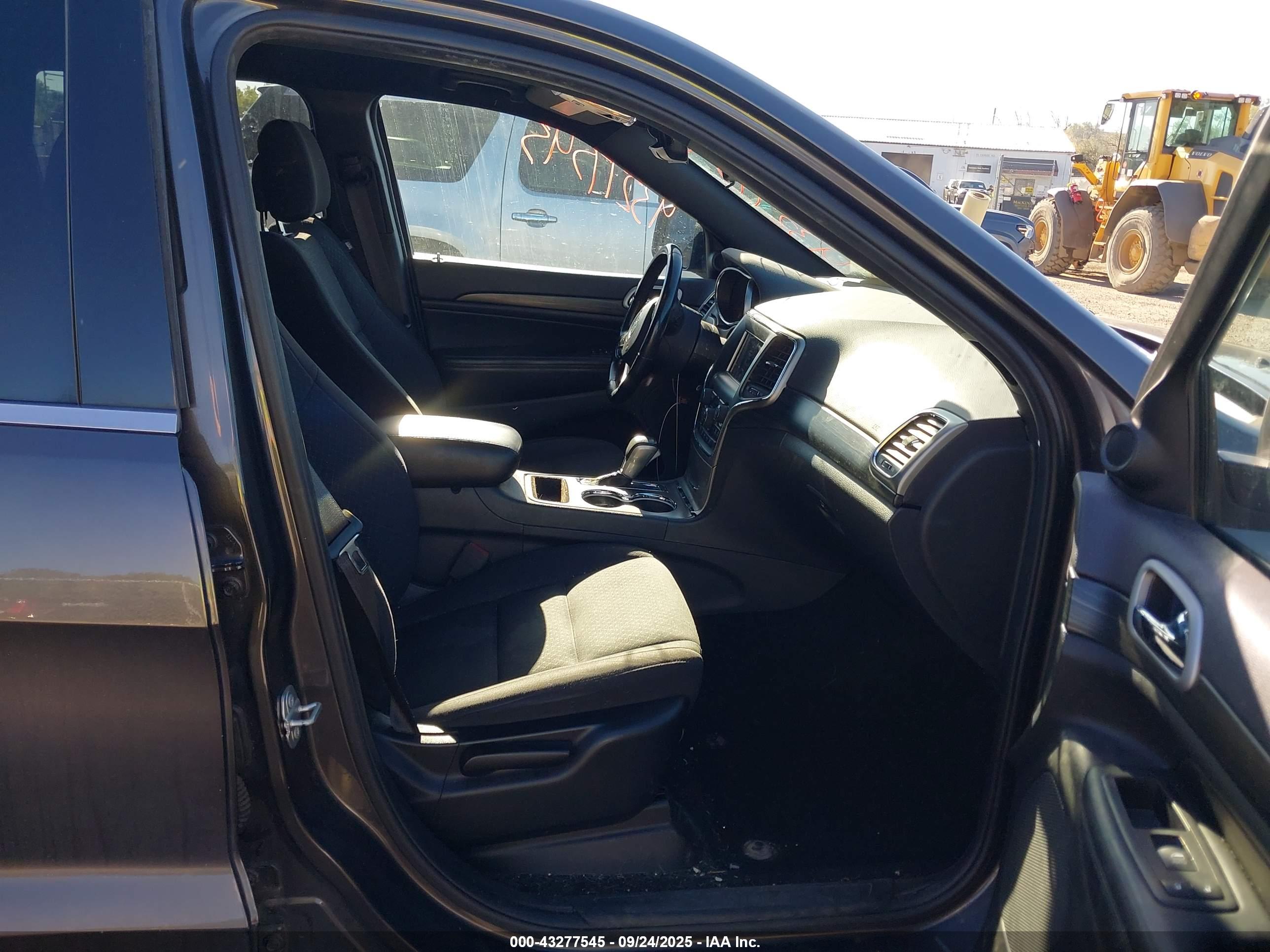 JEEP GRAND image 5