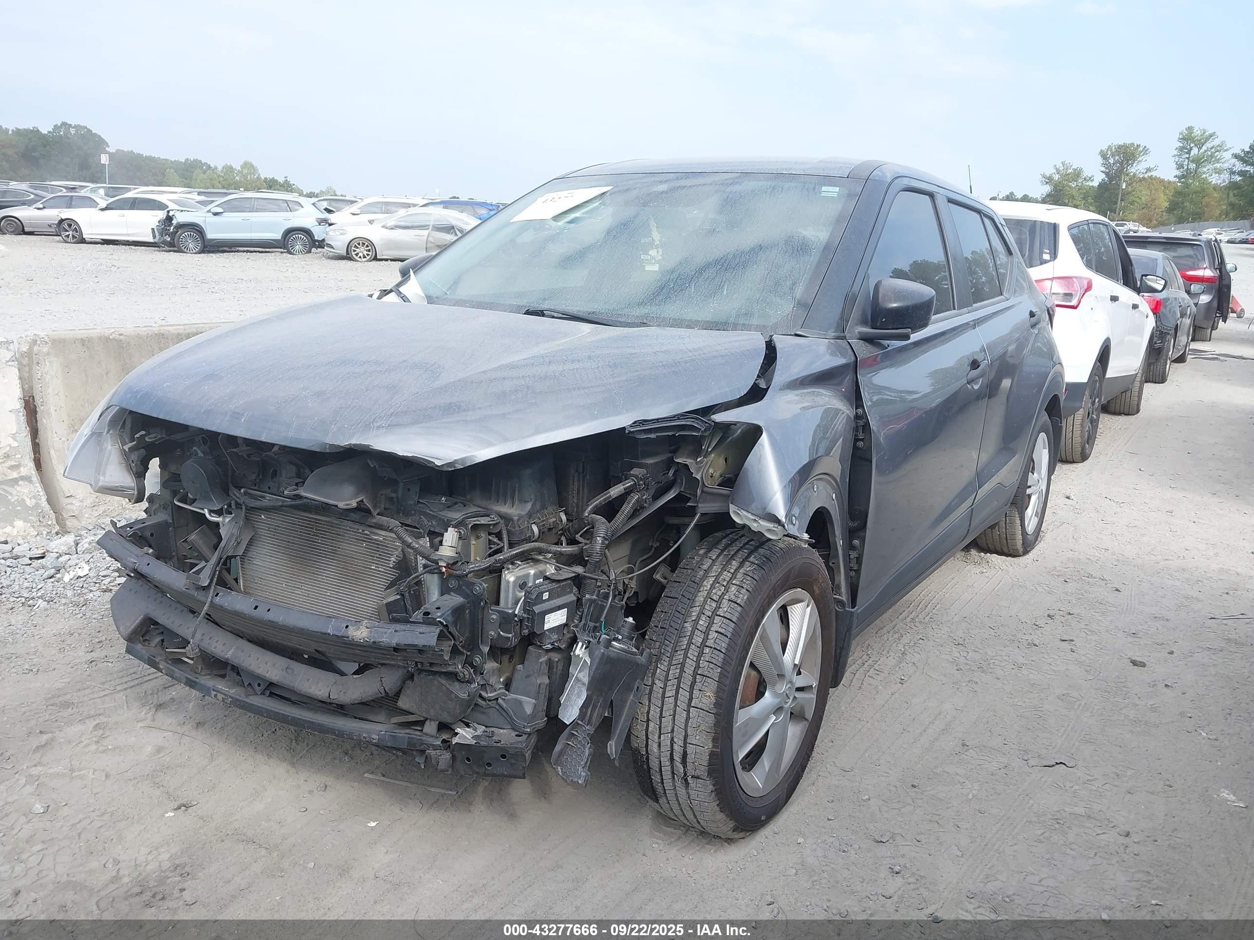 NISSAN KICKS image 2
