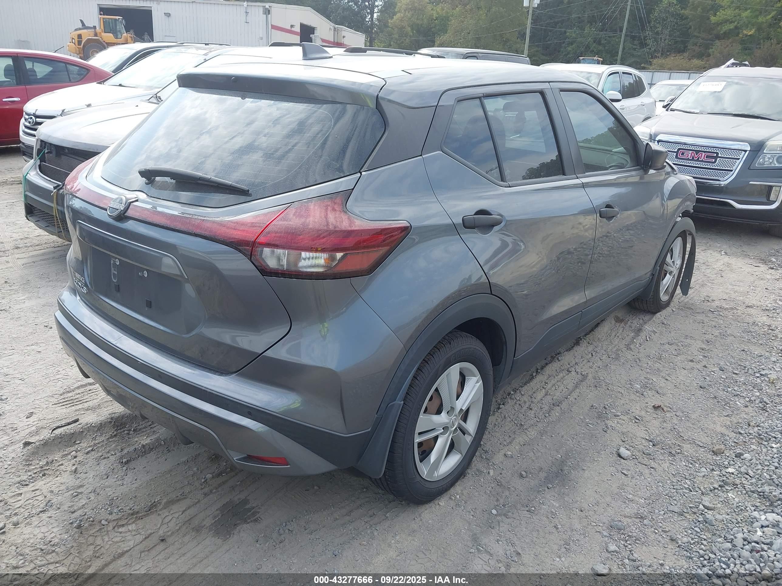 NISSAN KICKS image 4
