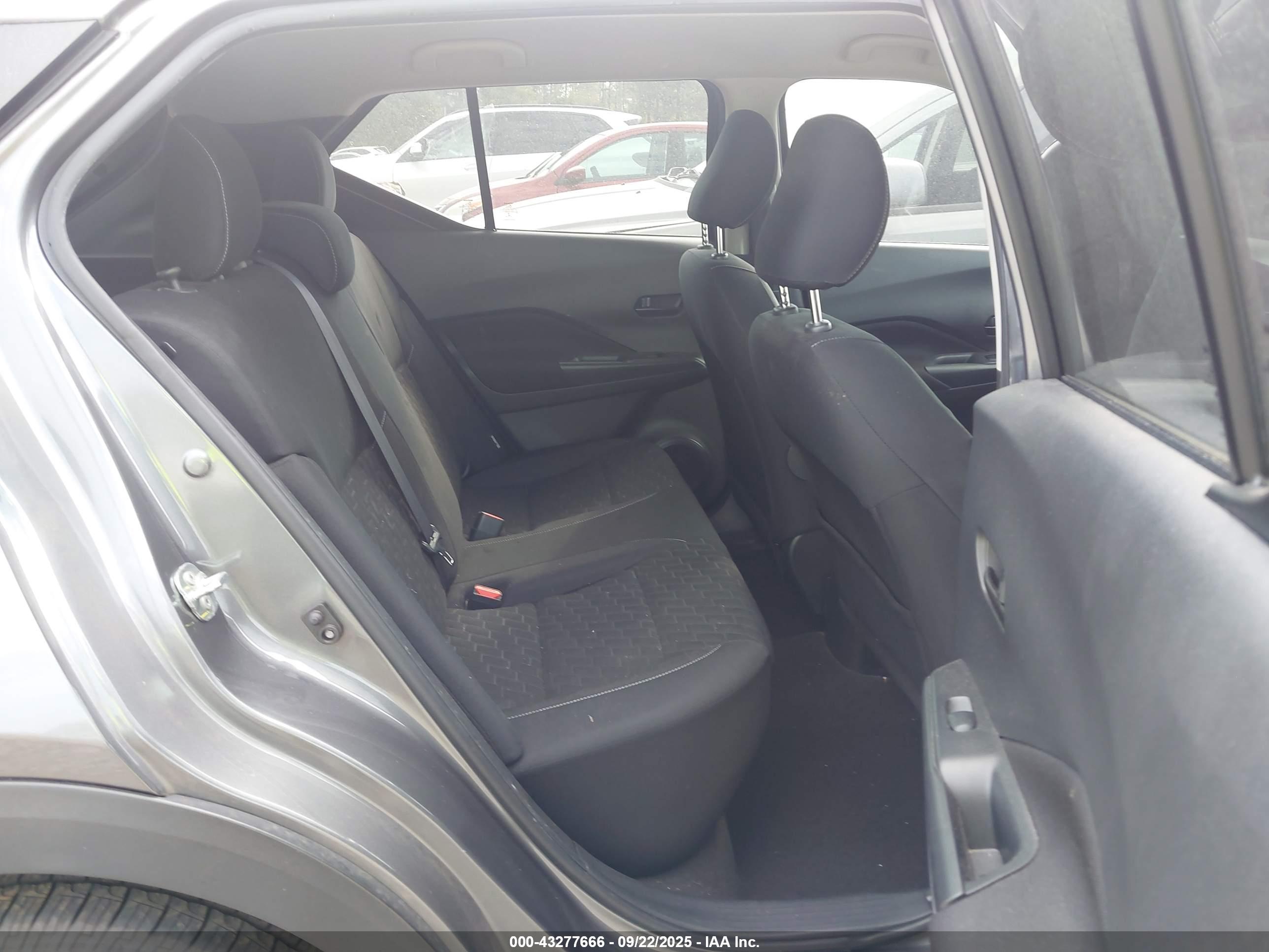 NISSAN KICKS image 8