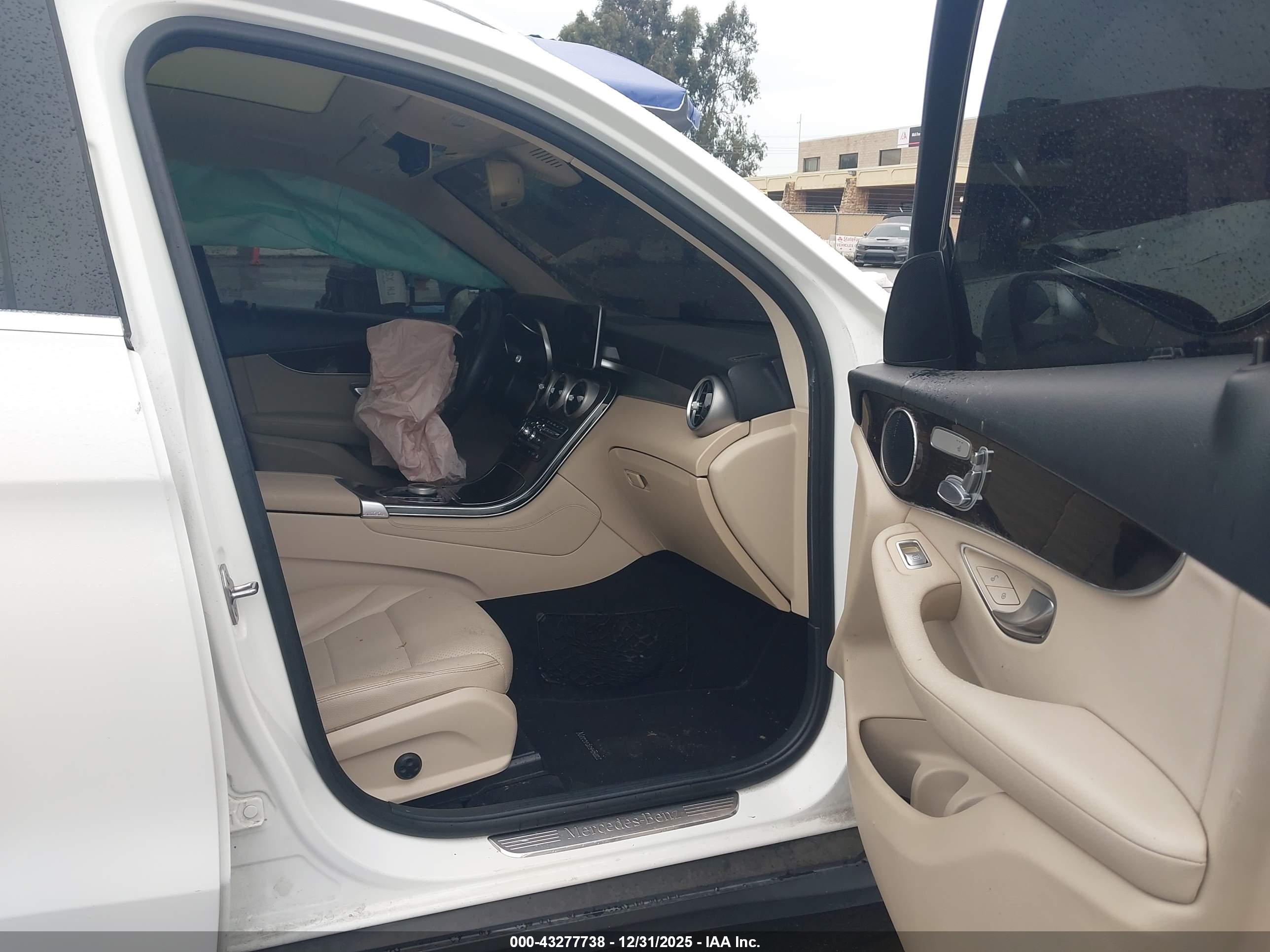 MERCEDES-BENZ GLC image 5