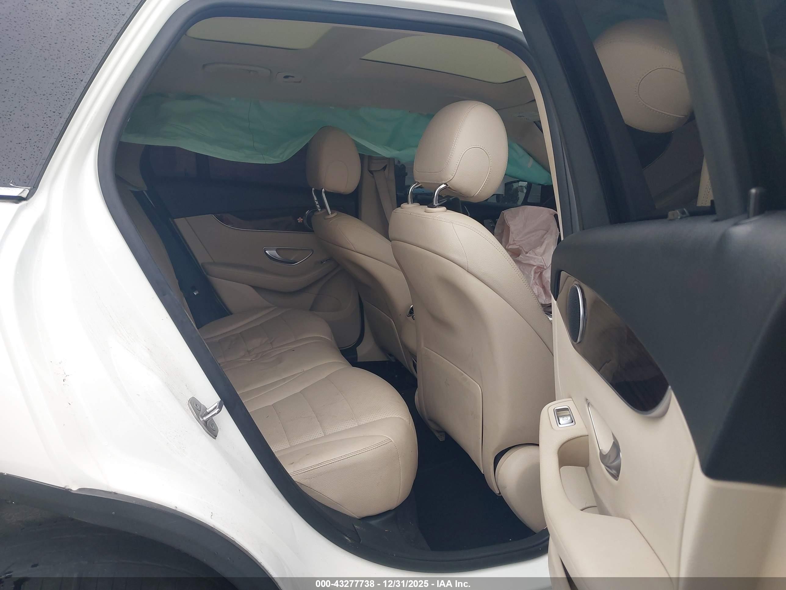 MERCEDES-BENZ GLC image 8