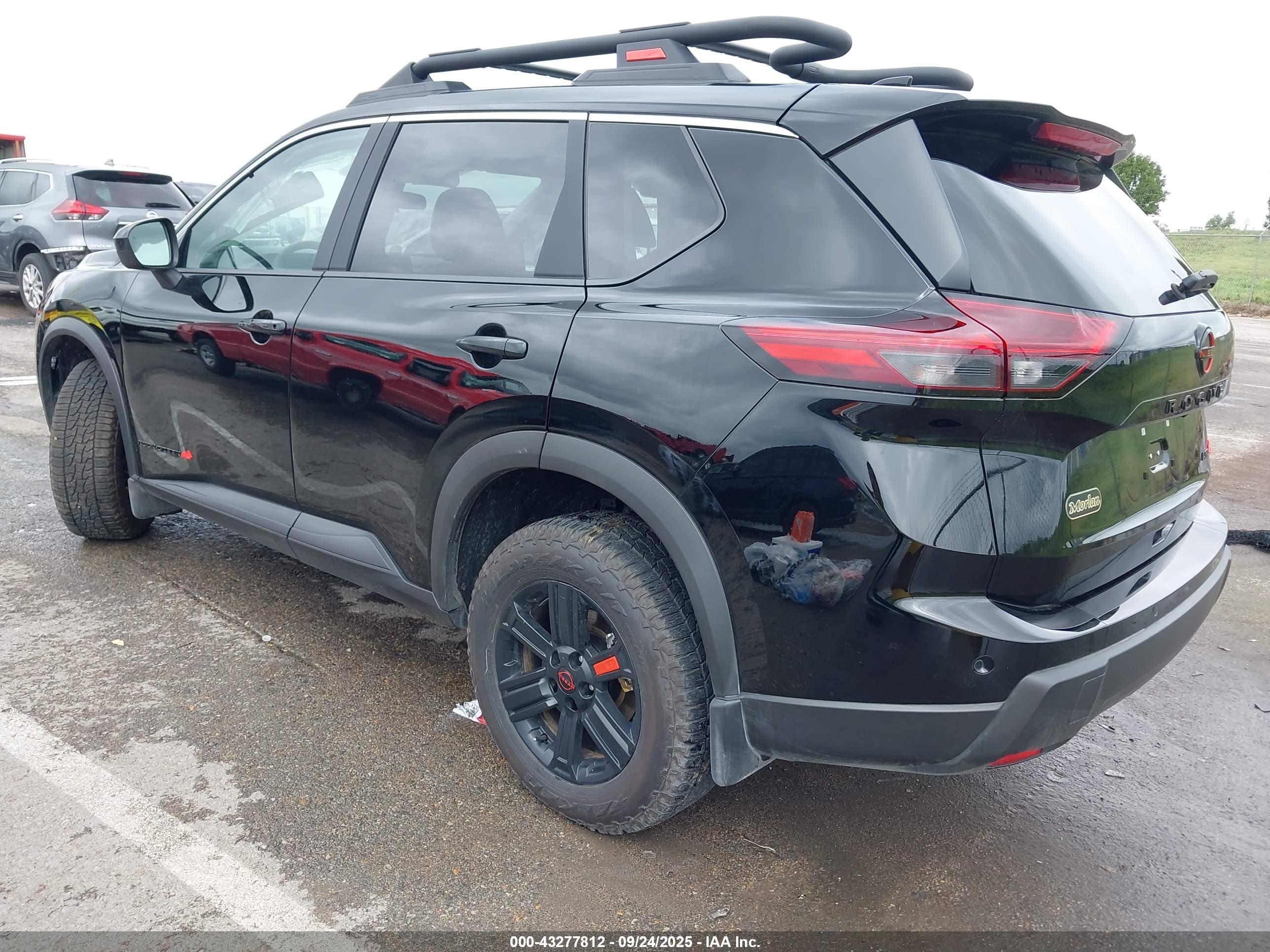 NISSAN ROGUE image 3