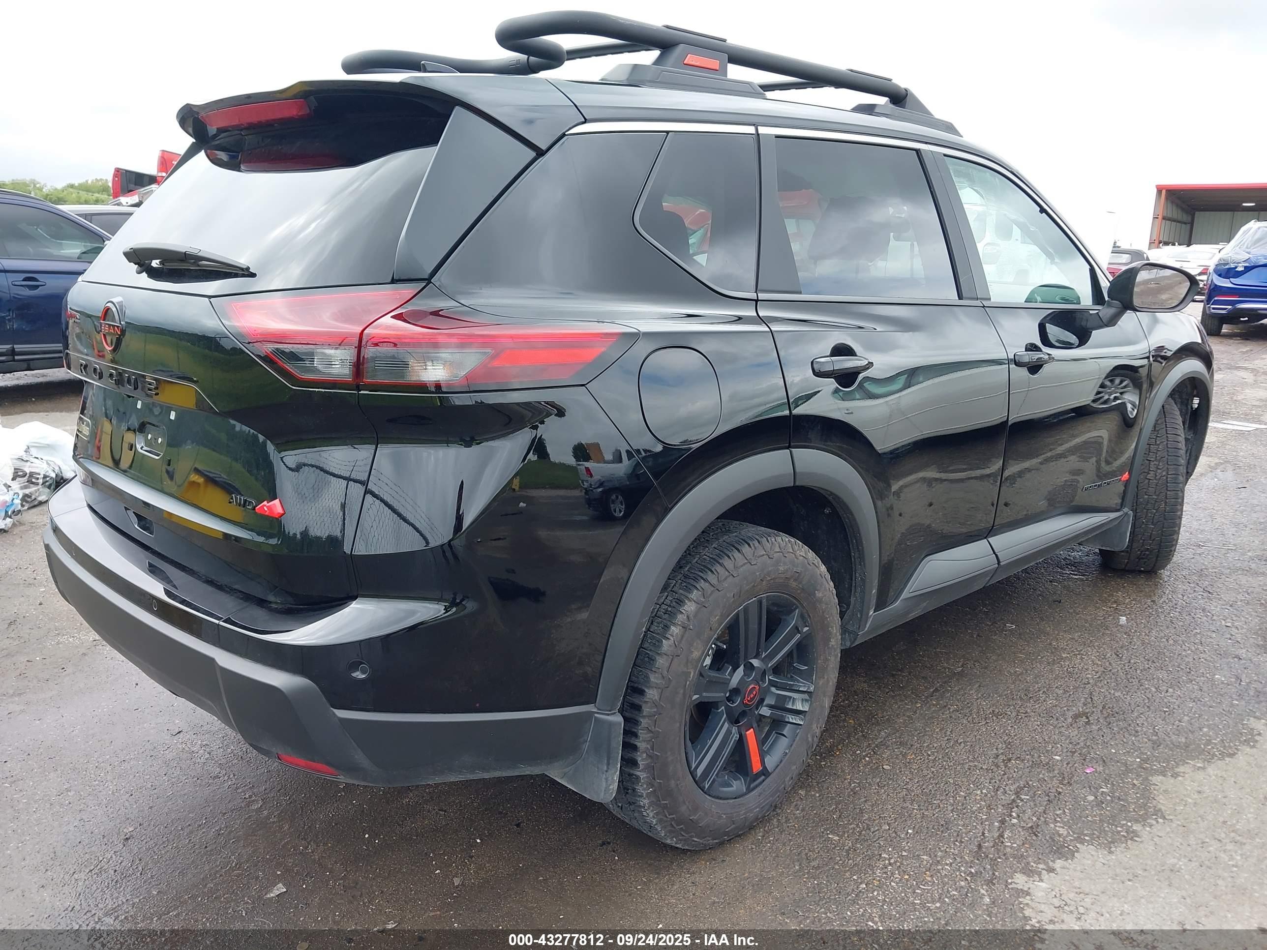 NISSAN ROGUE image 4