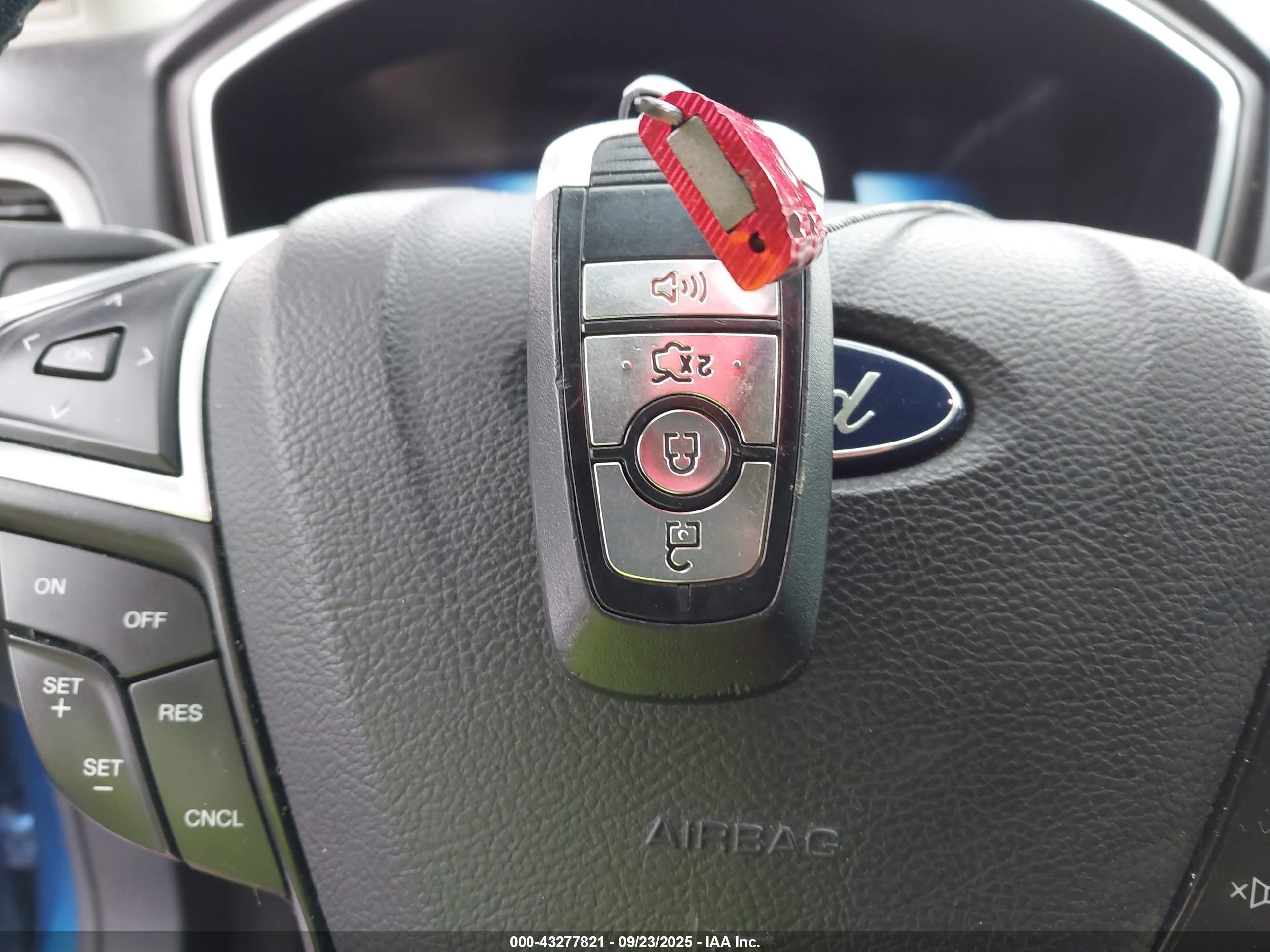 FORD FUSION image 11