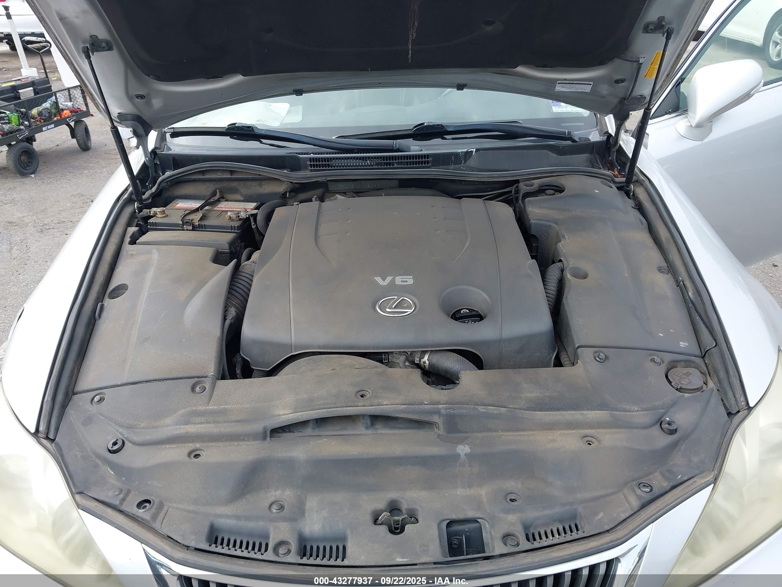 LEXUS IS image 10