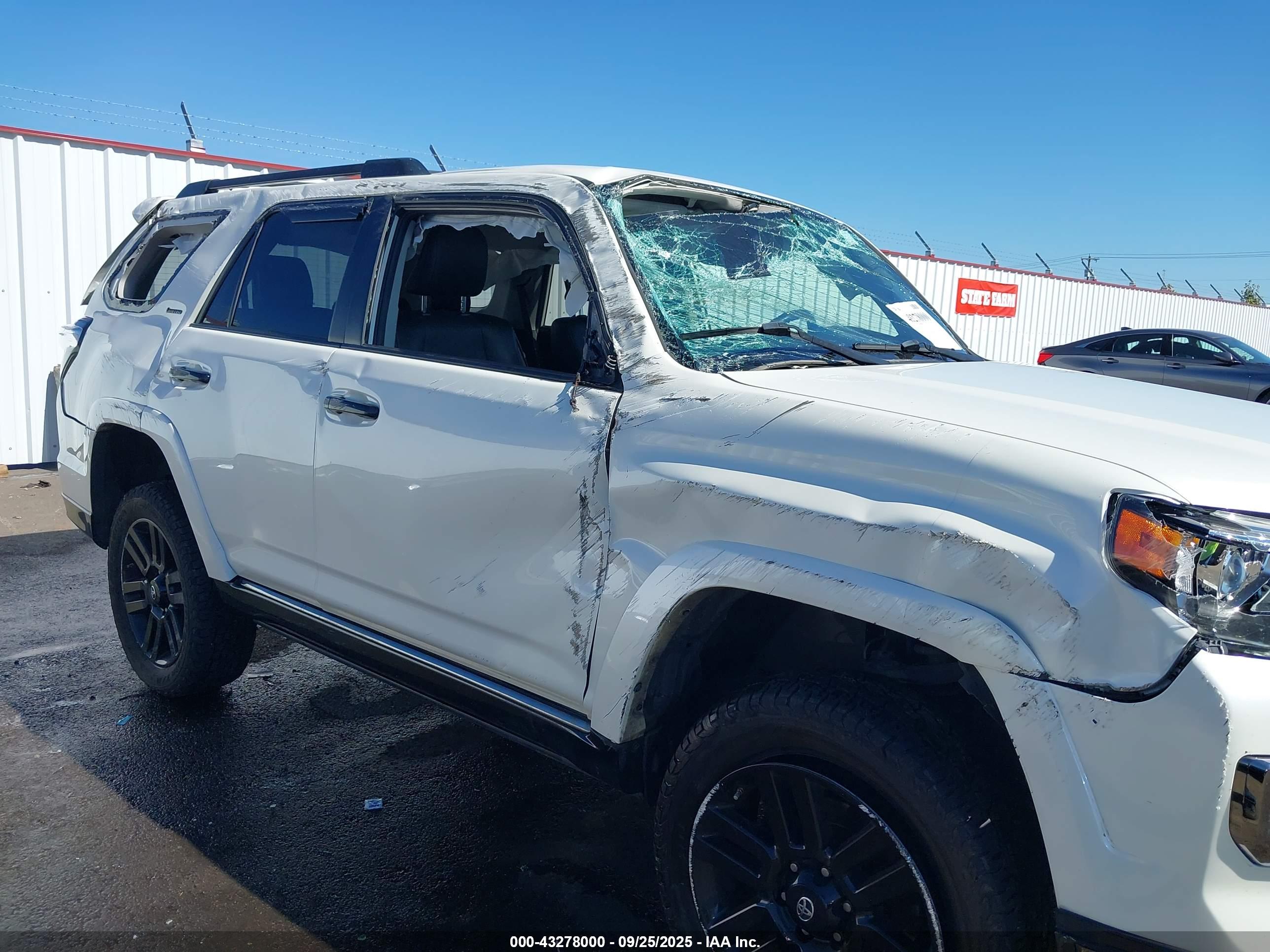 TOYOTA 4RUNNER image 6