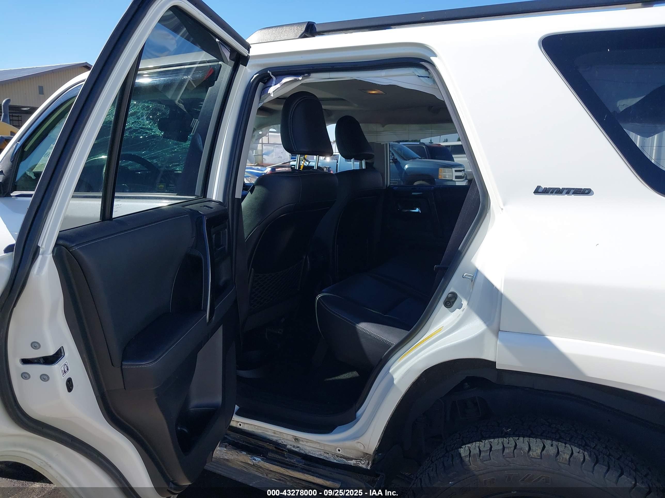 TOYOTA 4RUNNER image 8