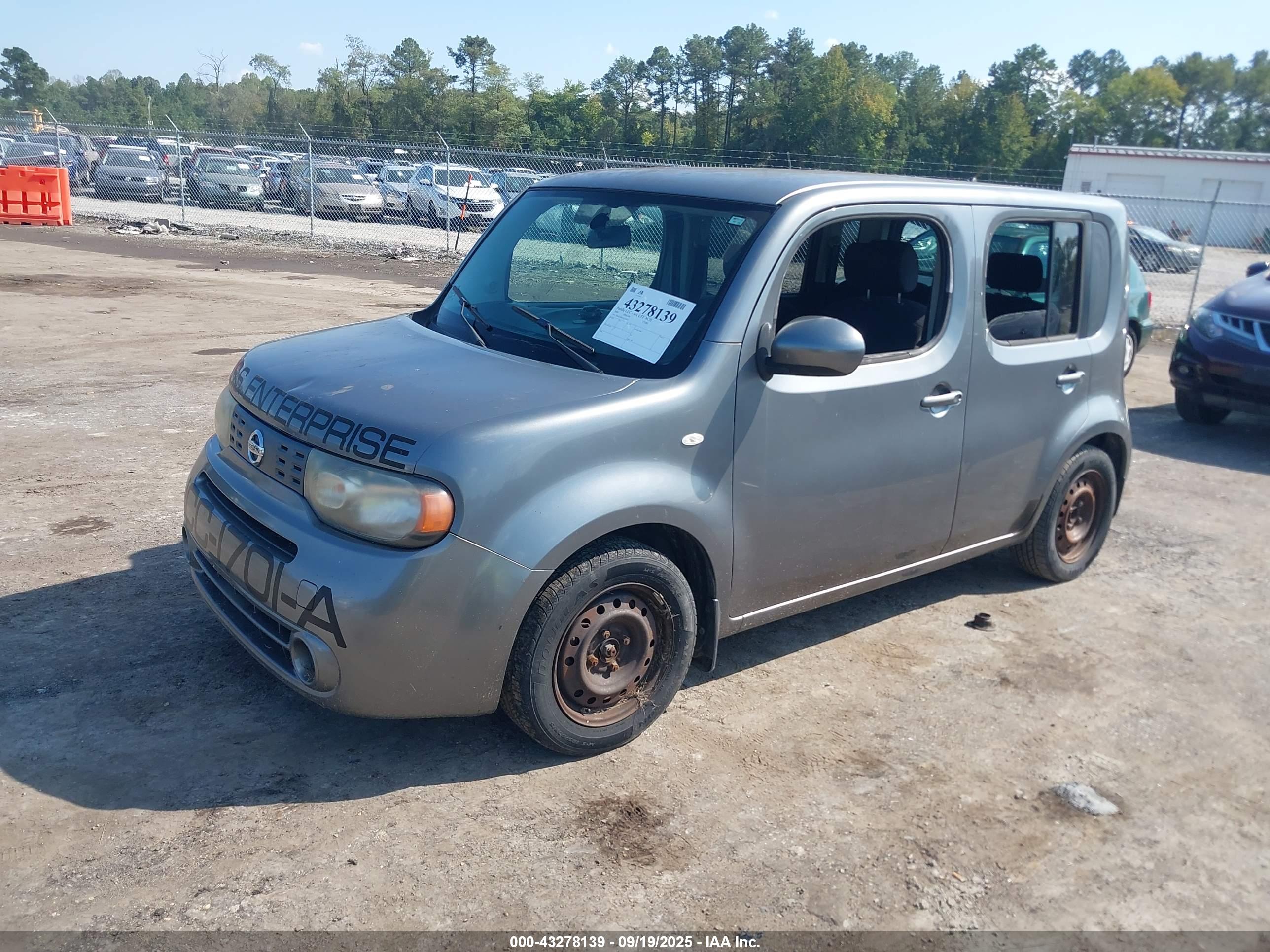 NISSAN CUBE image 2