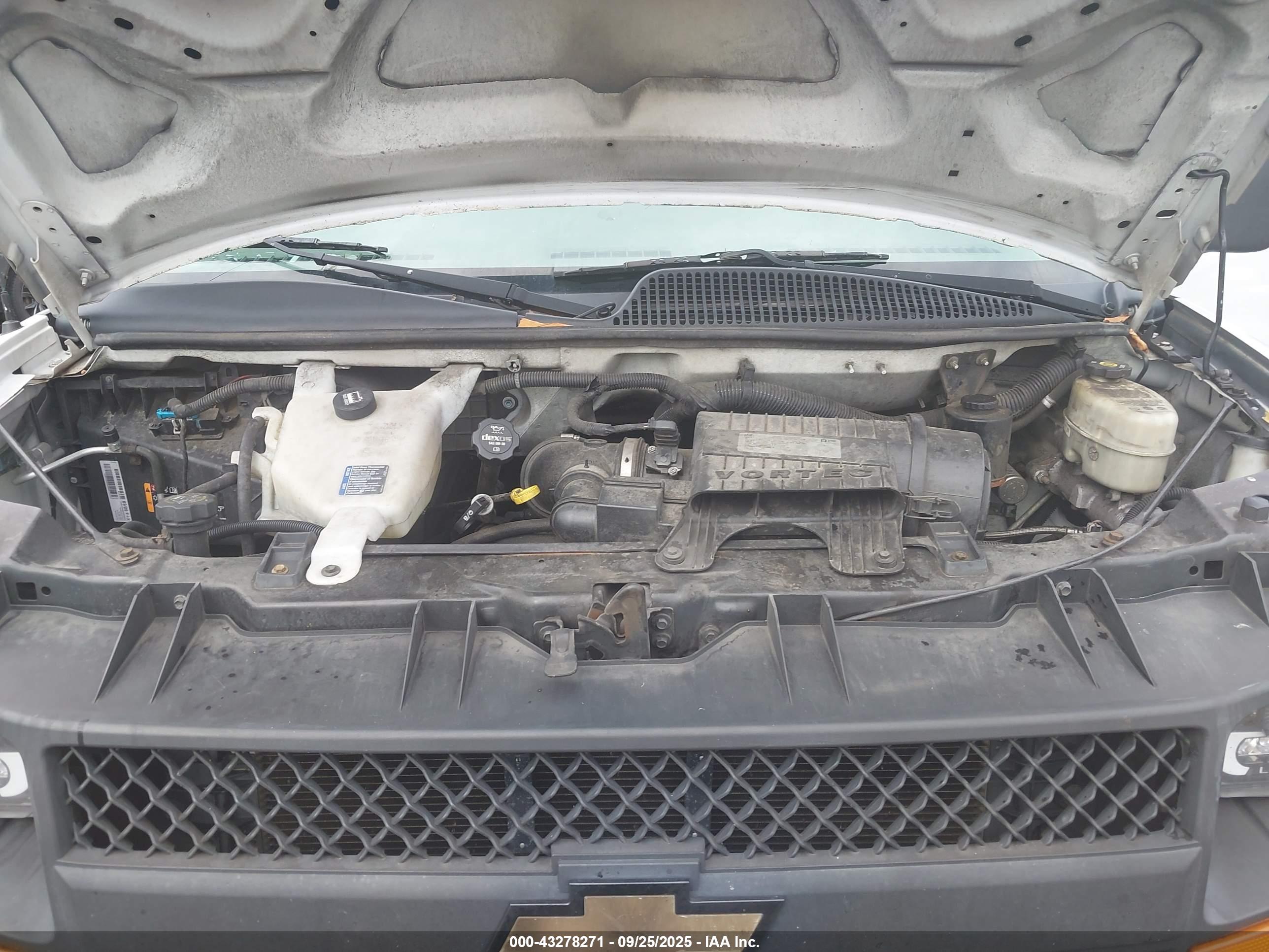 CHEVROLET EXPRESS image 10