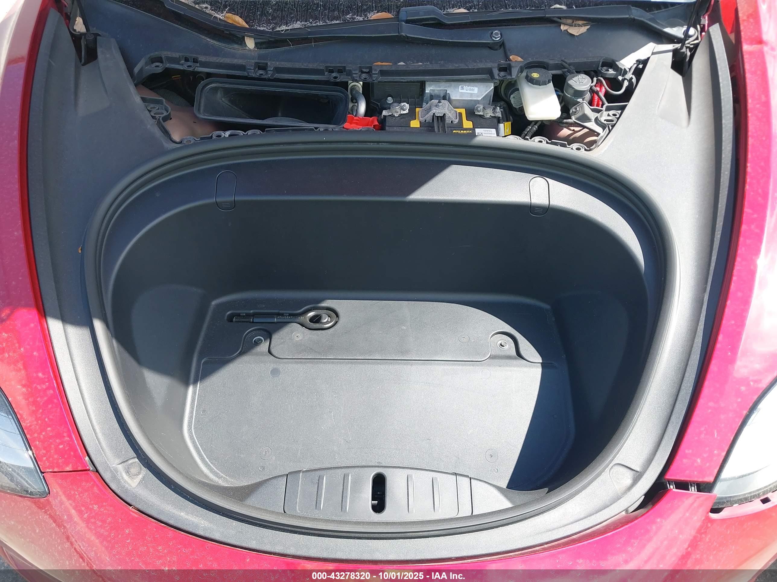 TESLA MODEL image 10