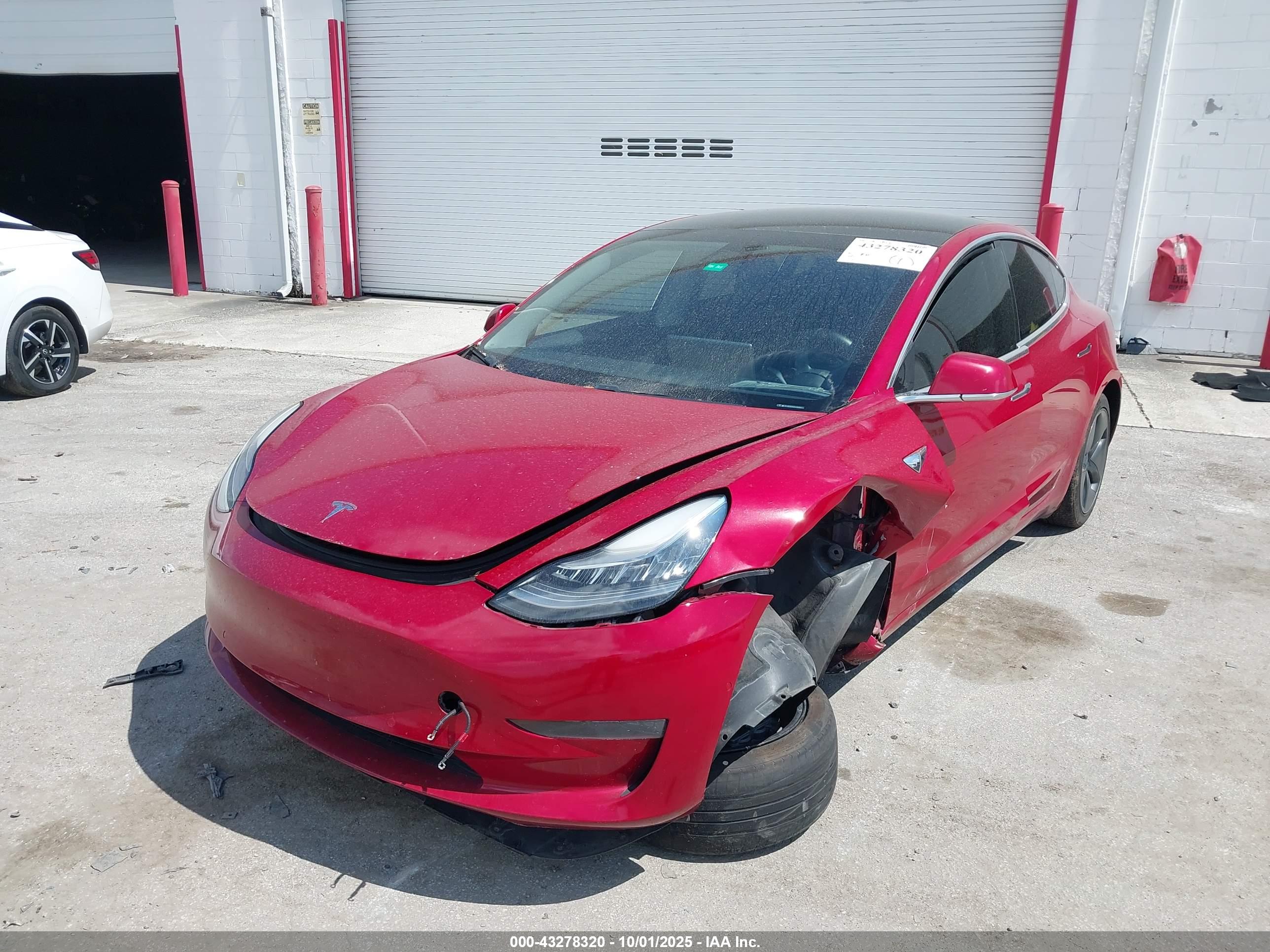 TESLA MODEL image 2