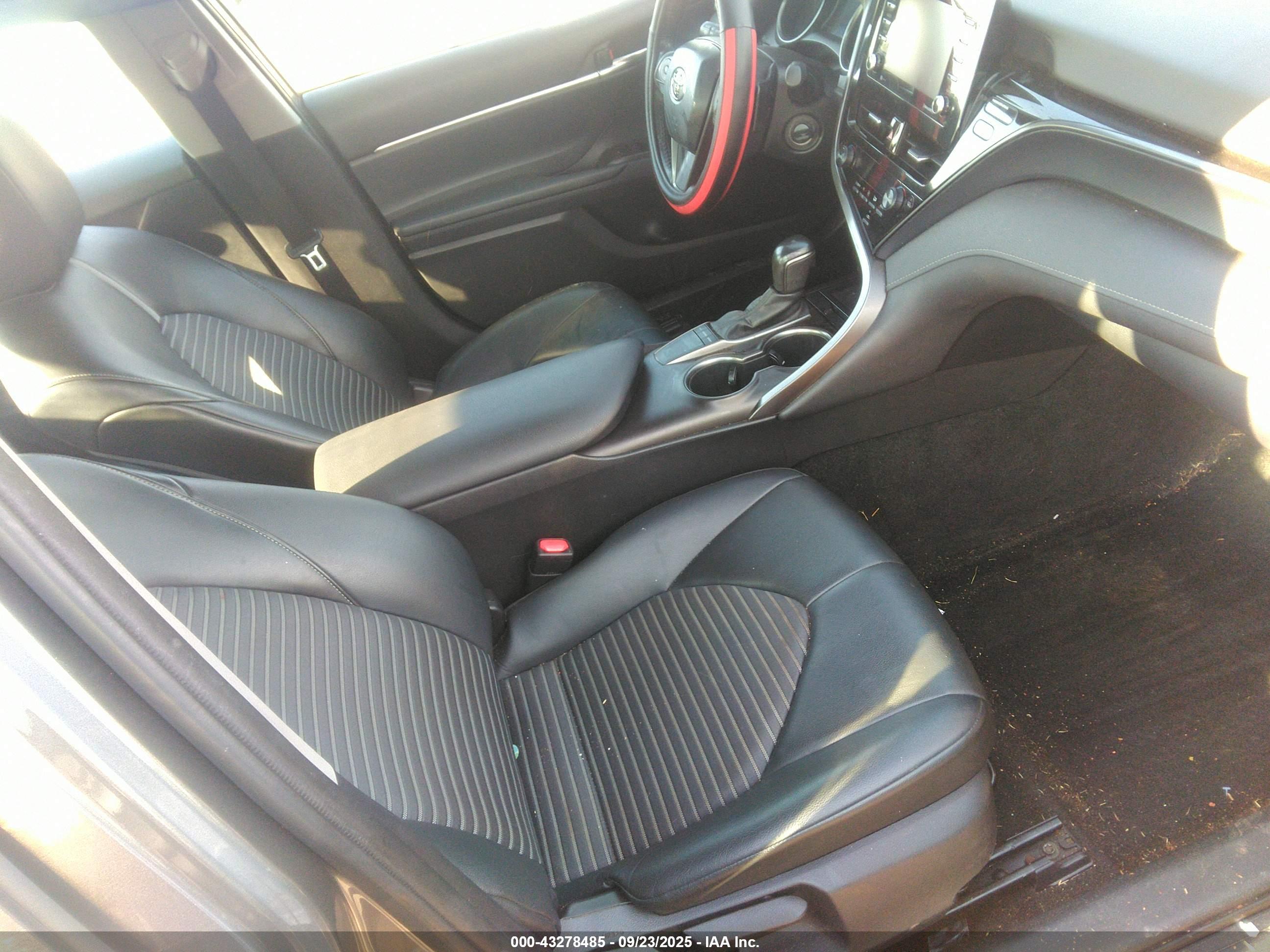 TOYOTA CAMRY image 5