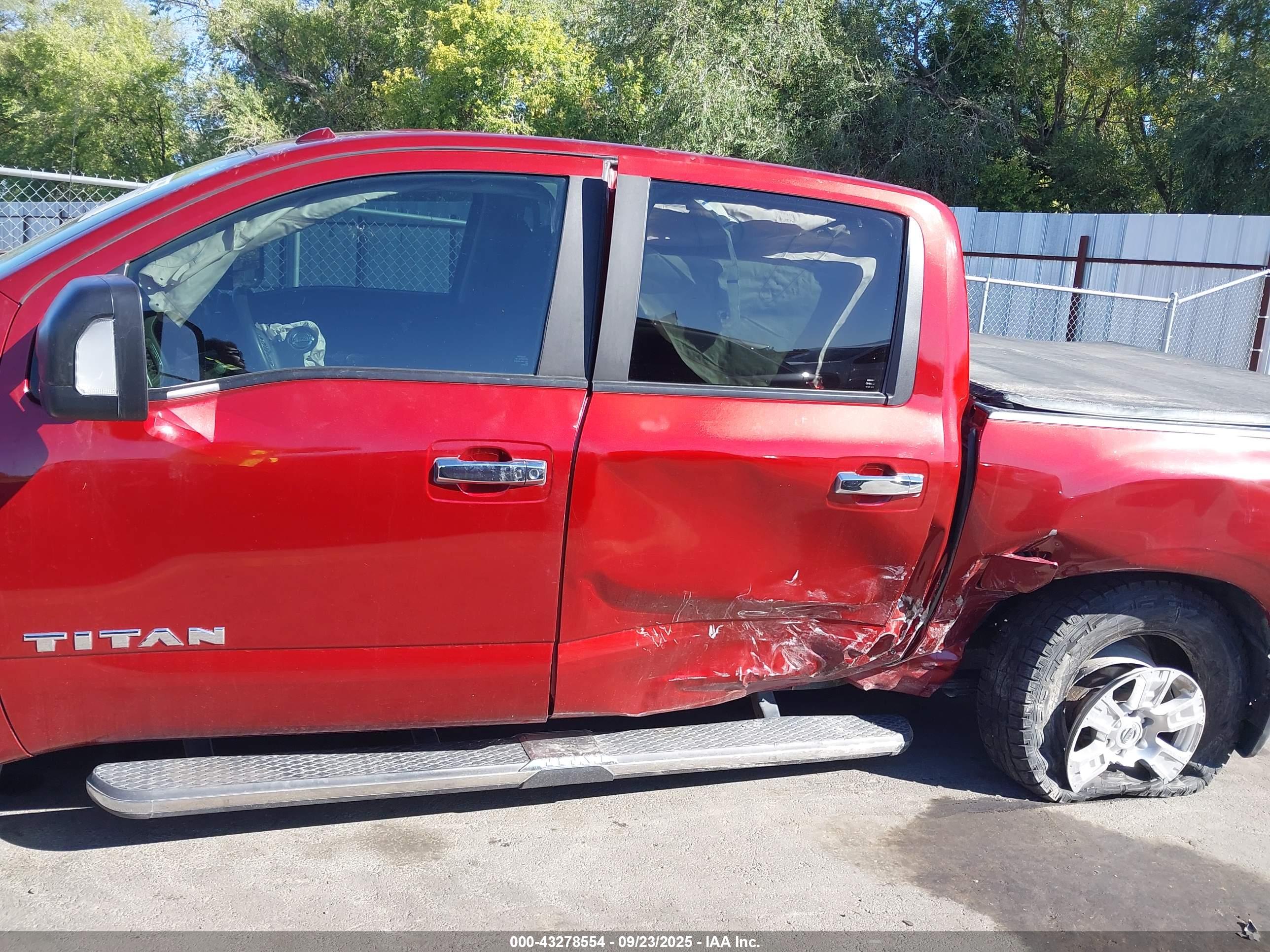 NISSAN TITAN image 6