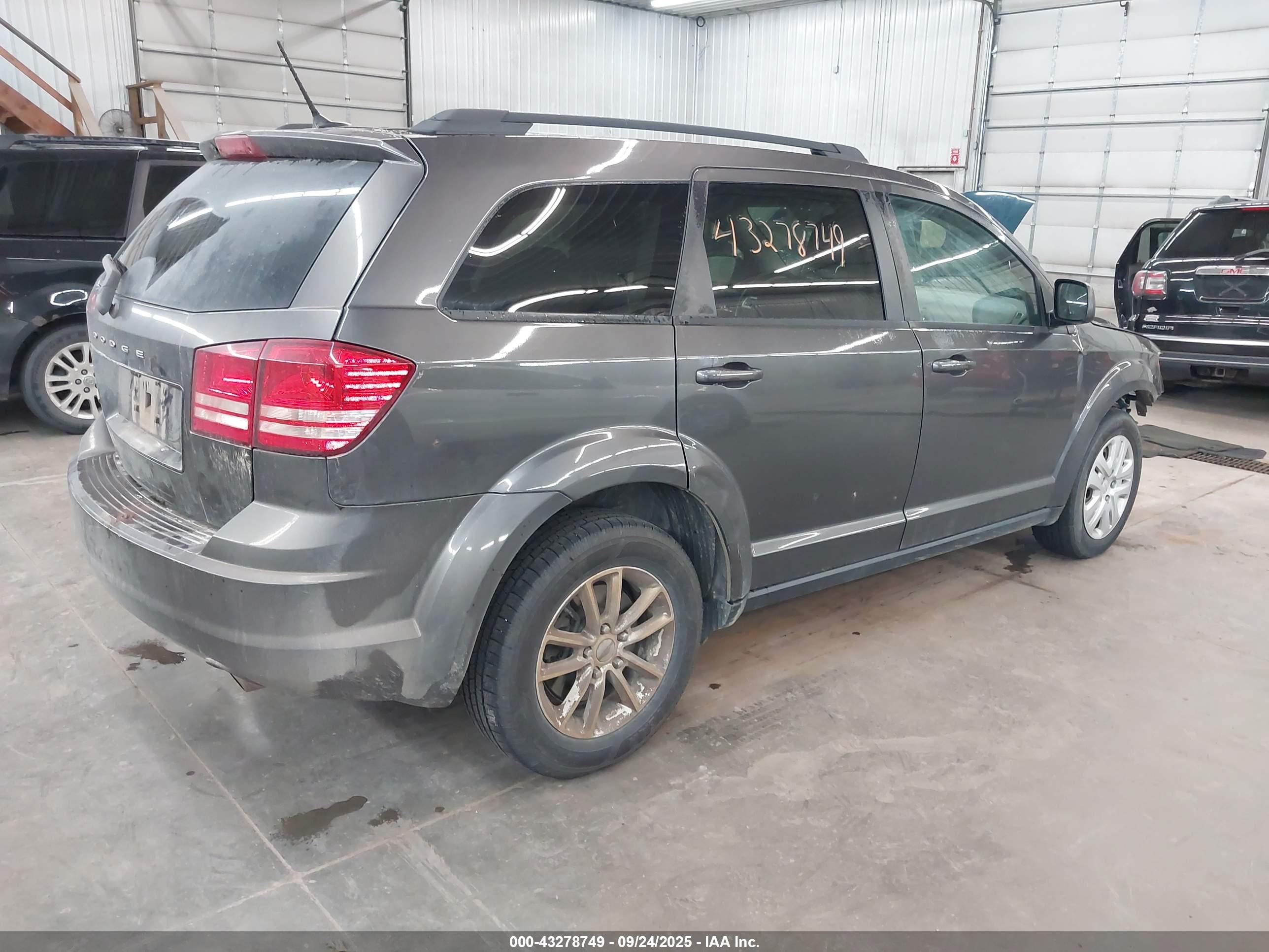 DODGE JOURNEY image 4