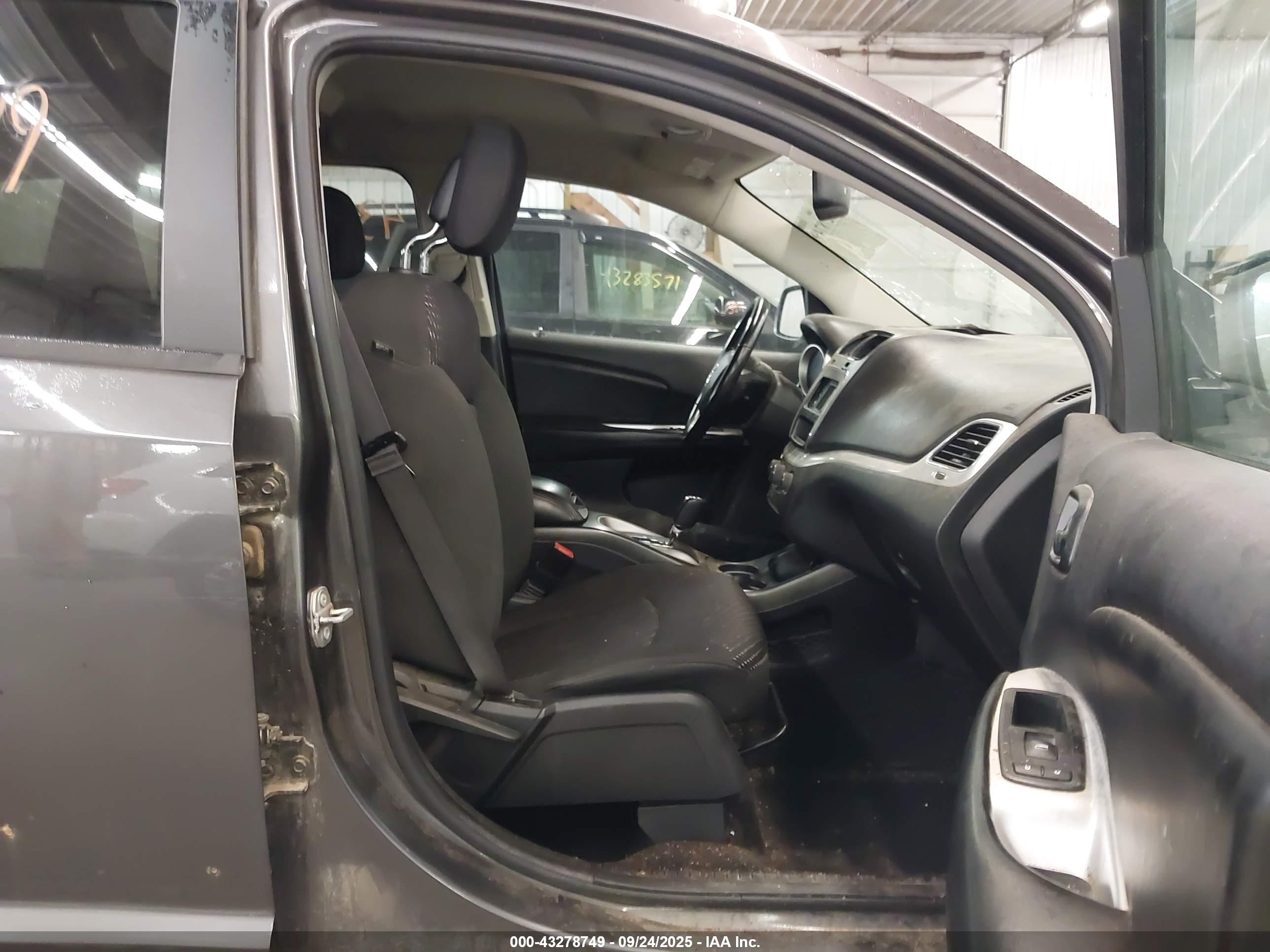 DODGE JOURNEY image 5