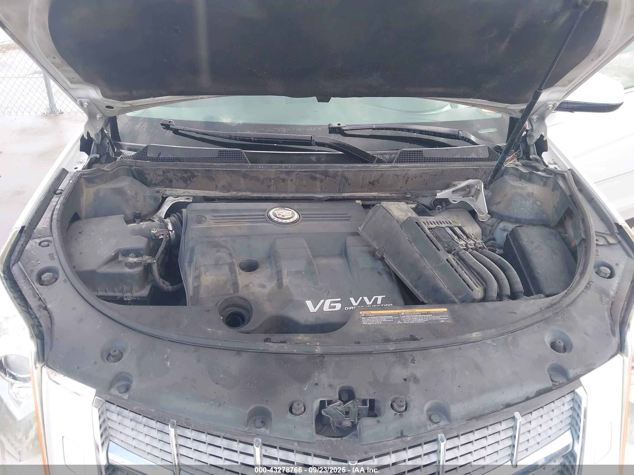 CADILLAC SRX image 10