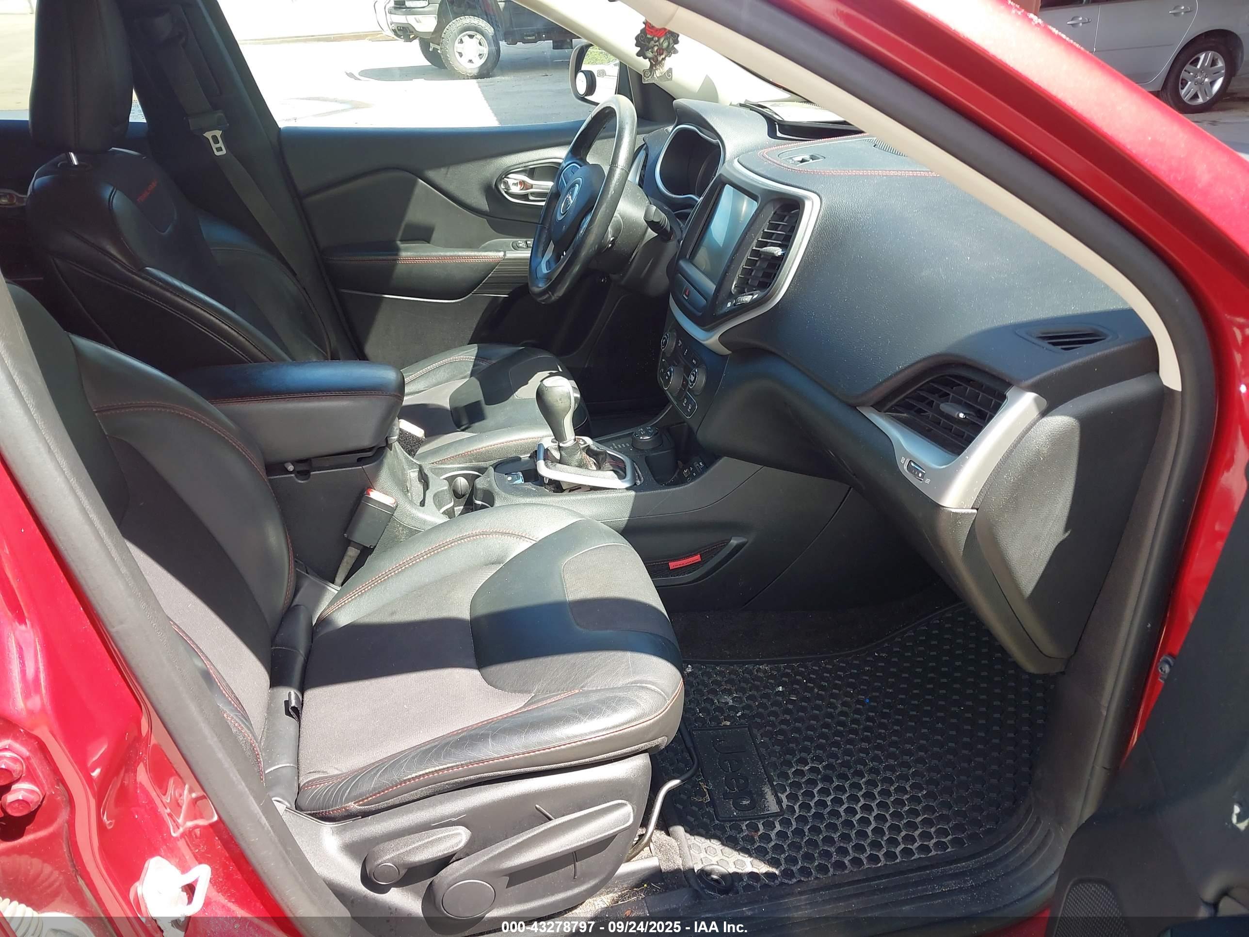 JEEP CHEROKEE image 5