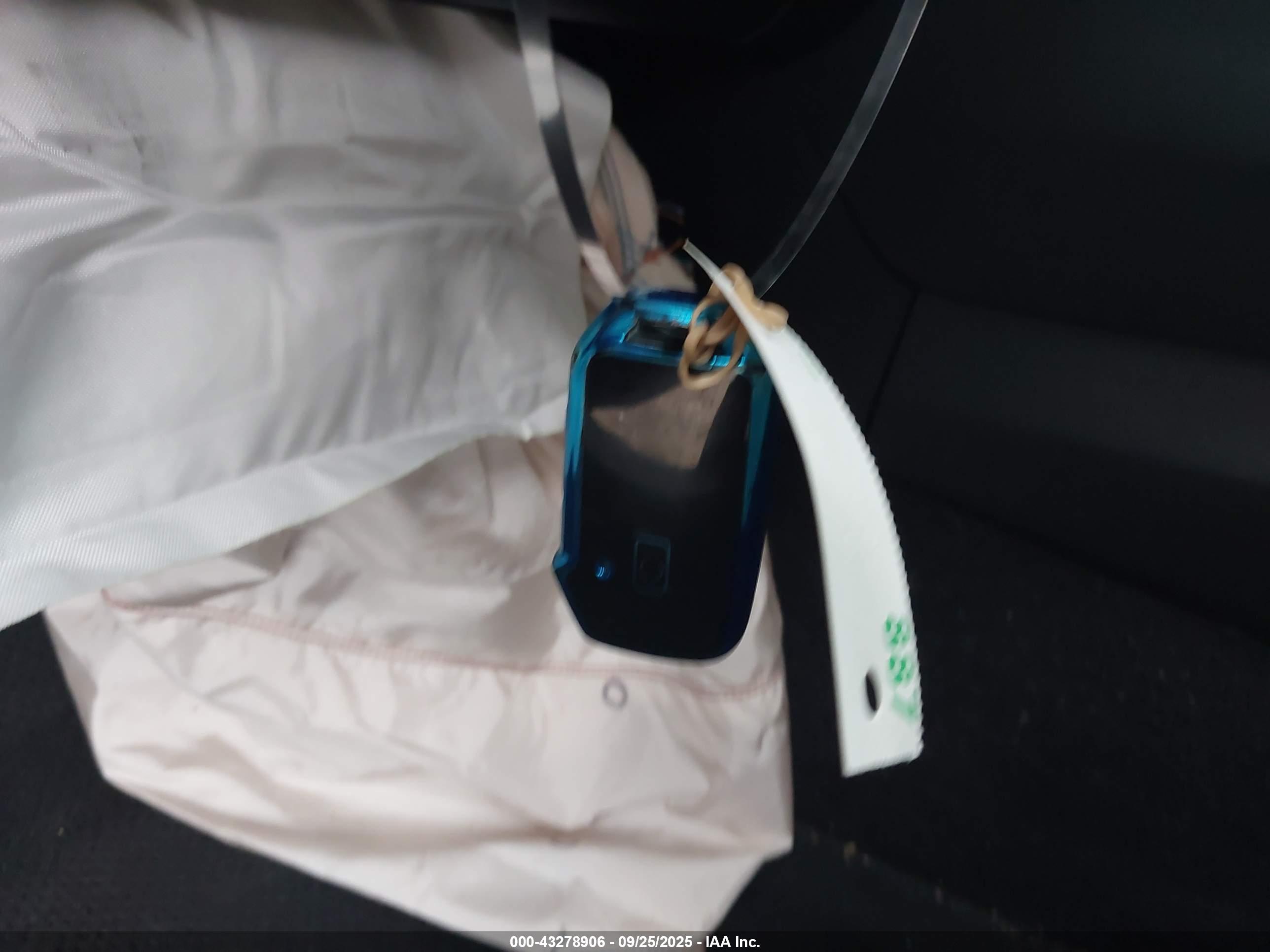 KIA K5 image 11