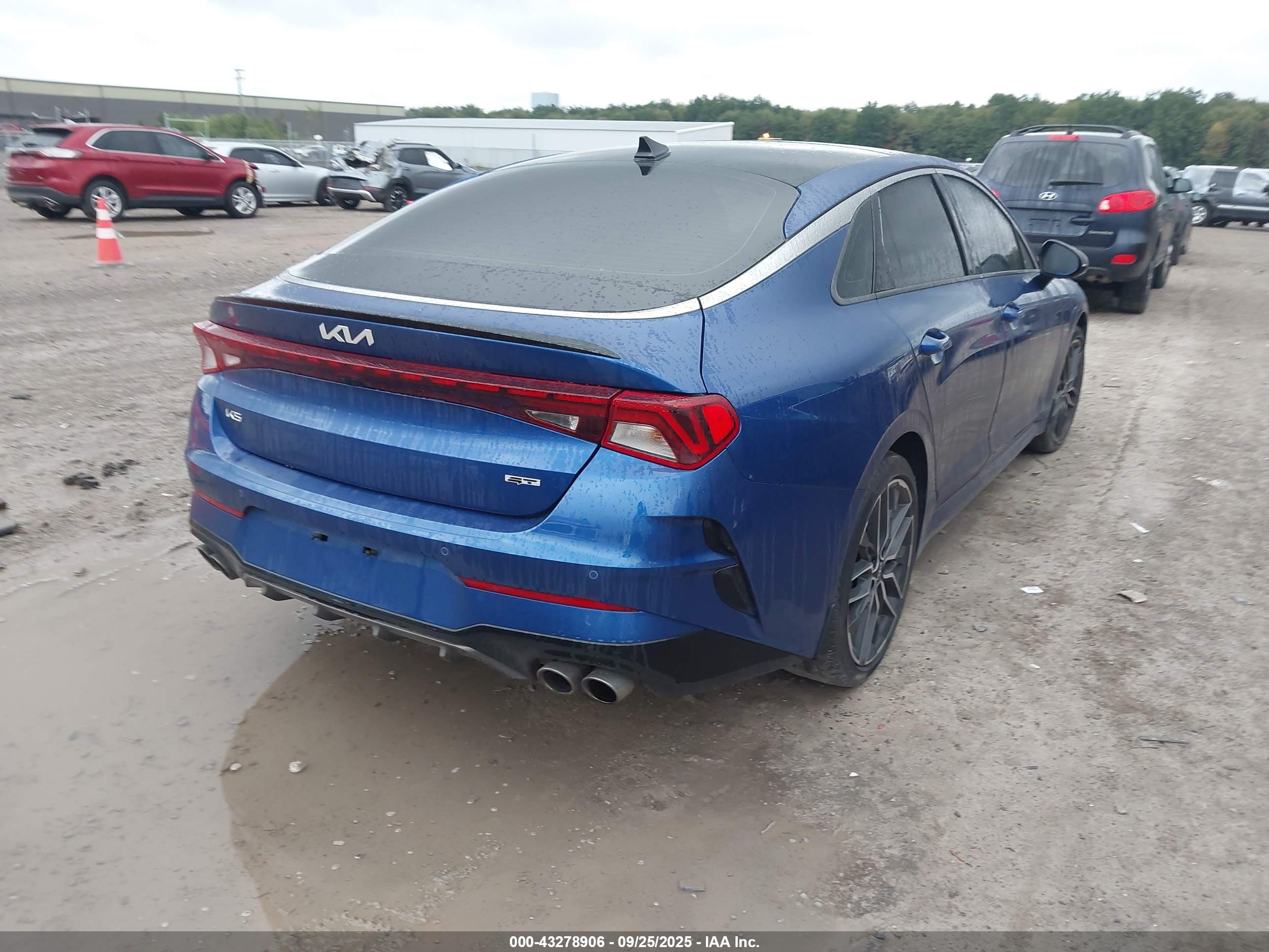 KIA K5 image 4