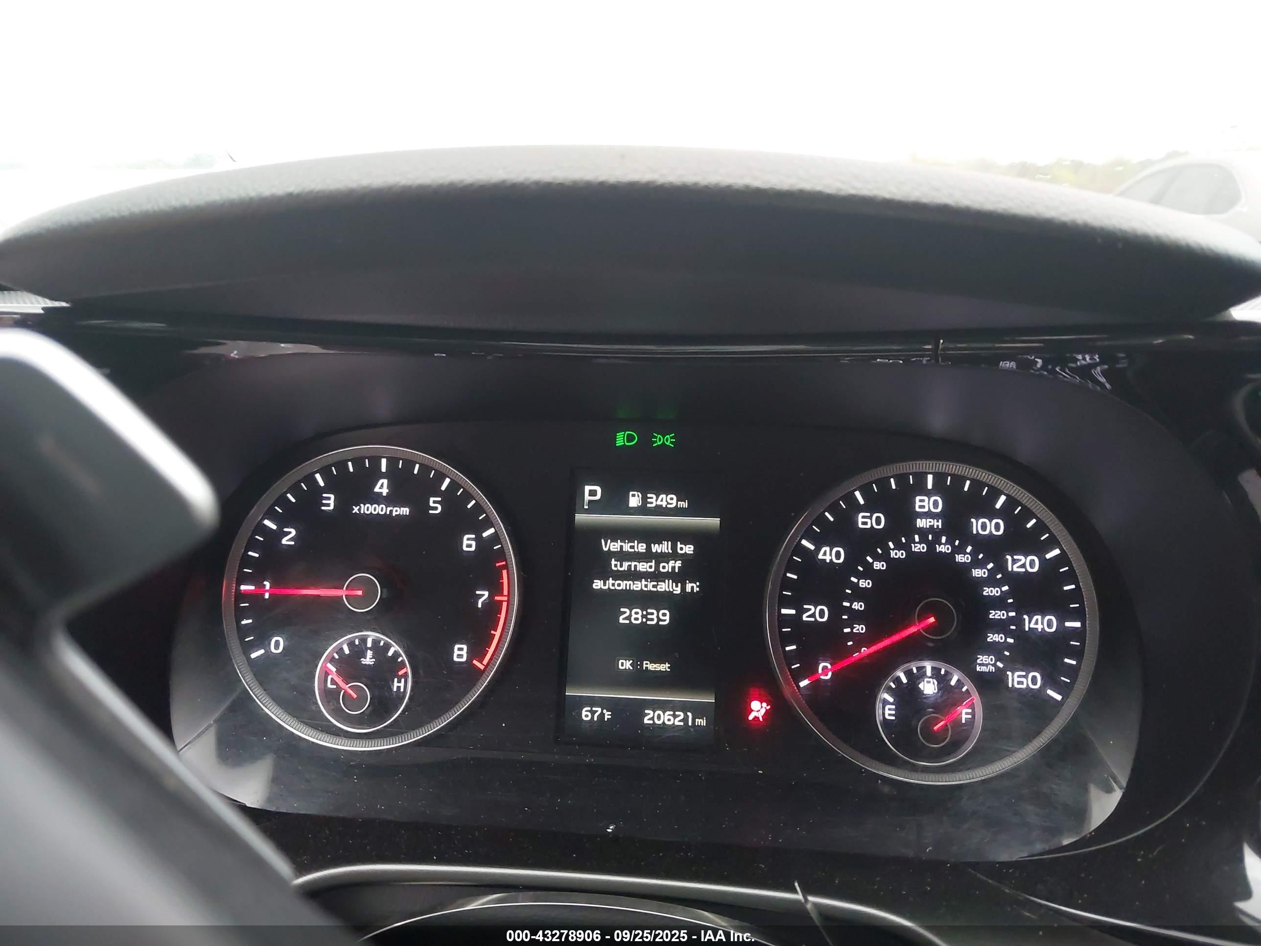 KIA K5 image 7