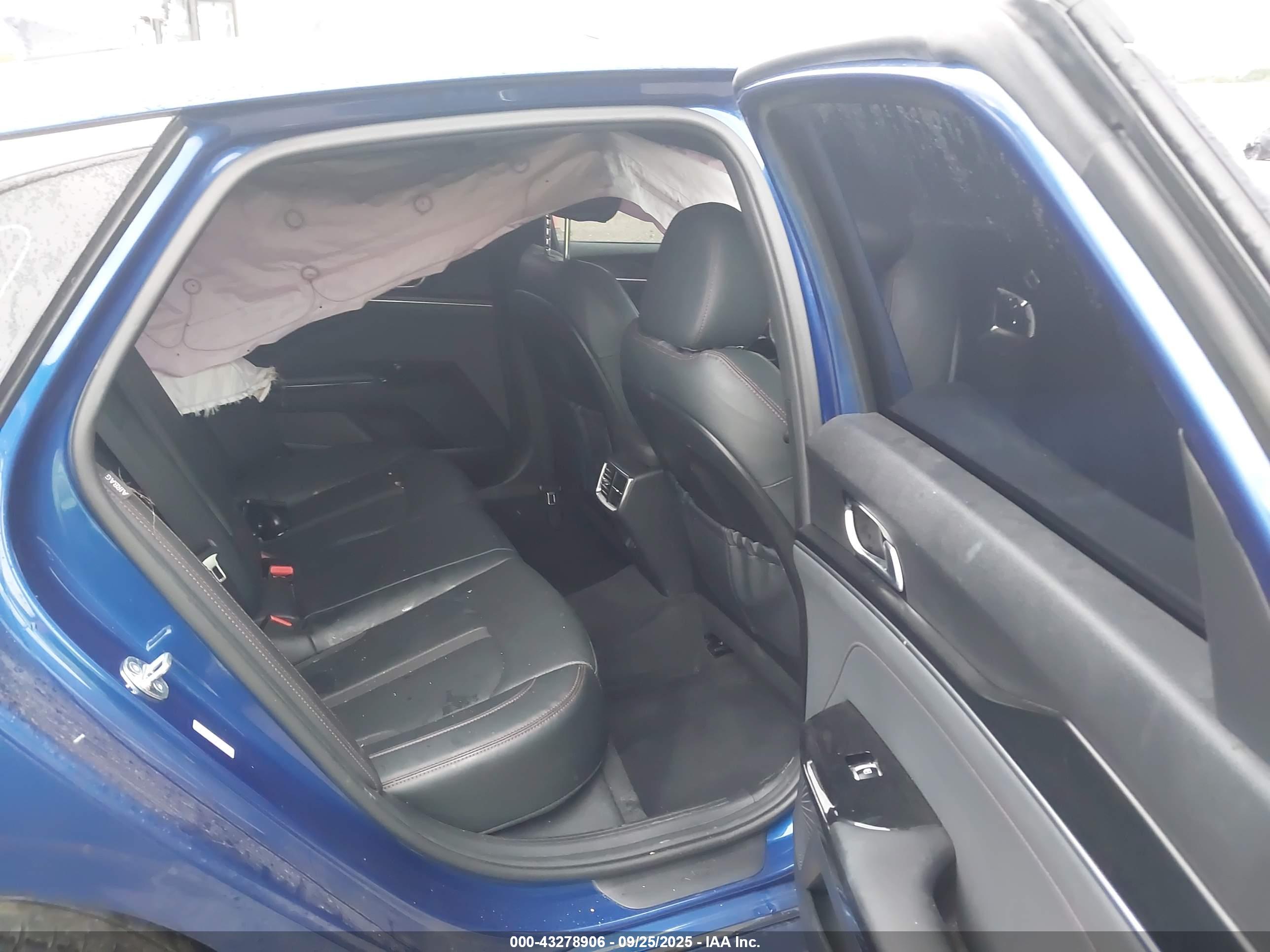 KIA K5 image 8