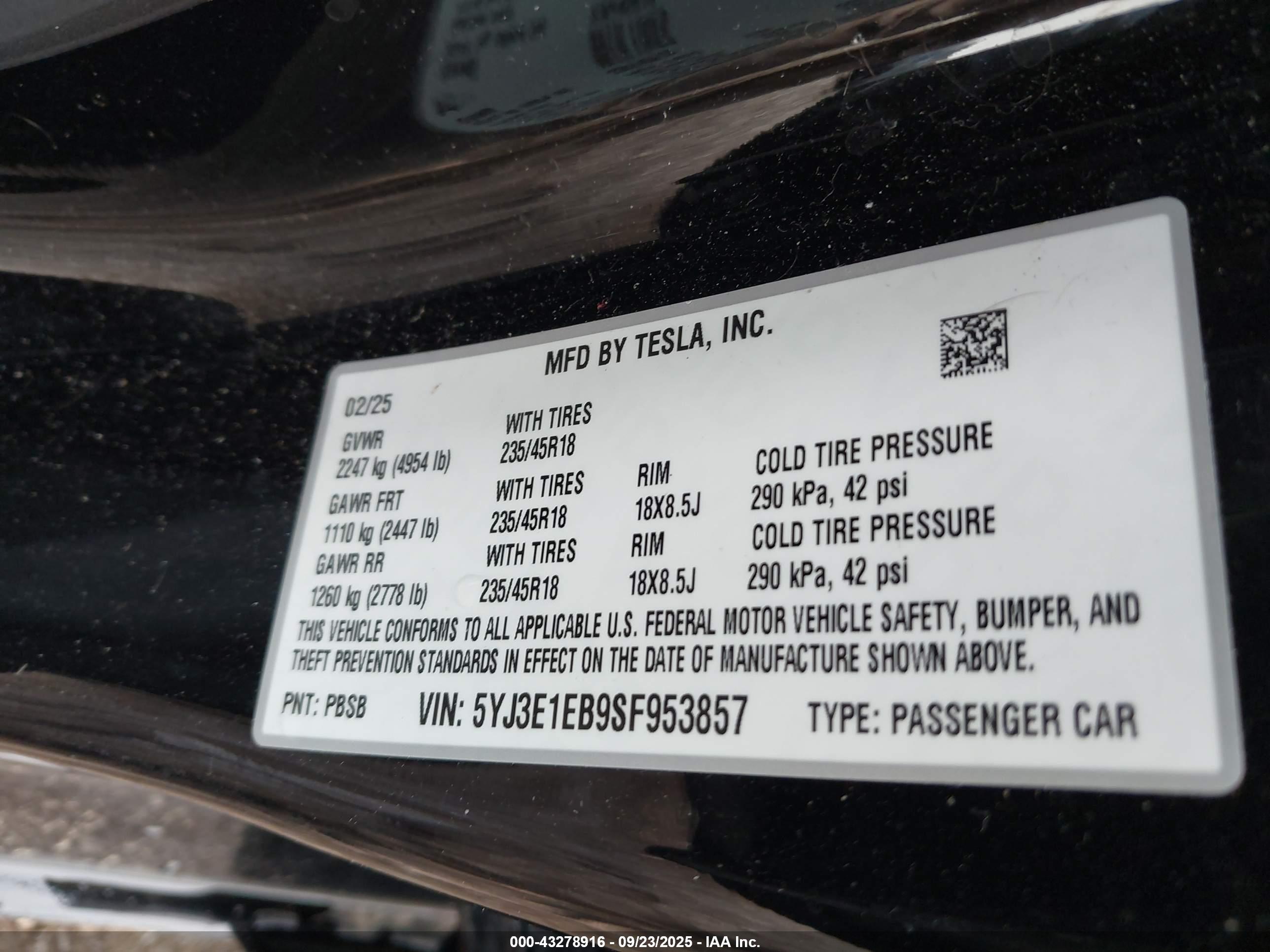 TESLA MODEL image 9