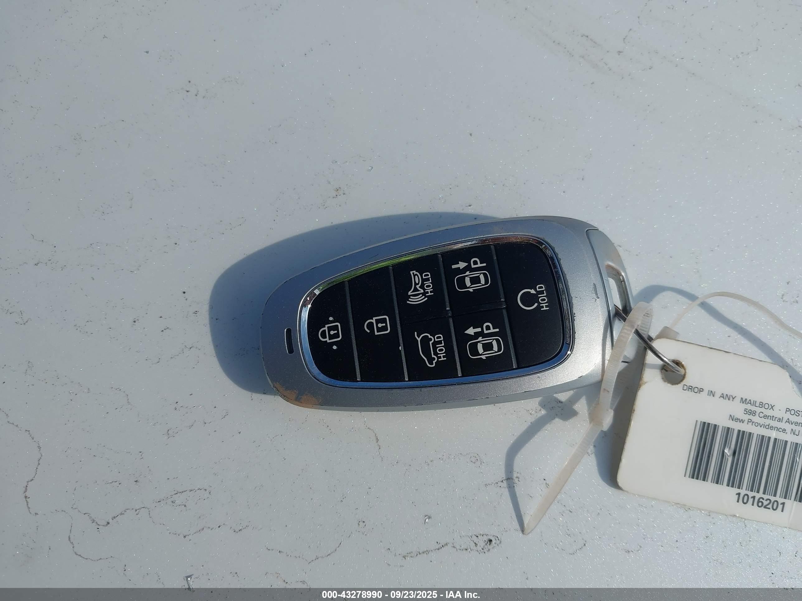 HYUNDAI TUCSON image 11