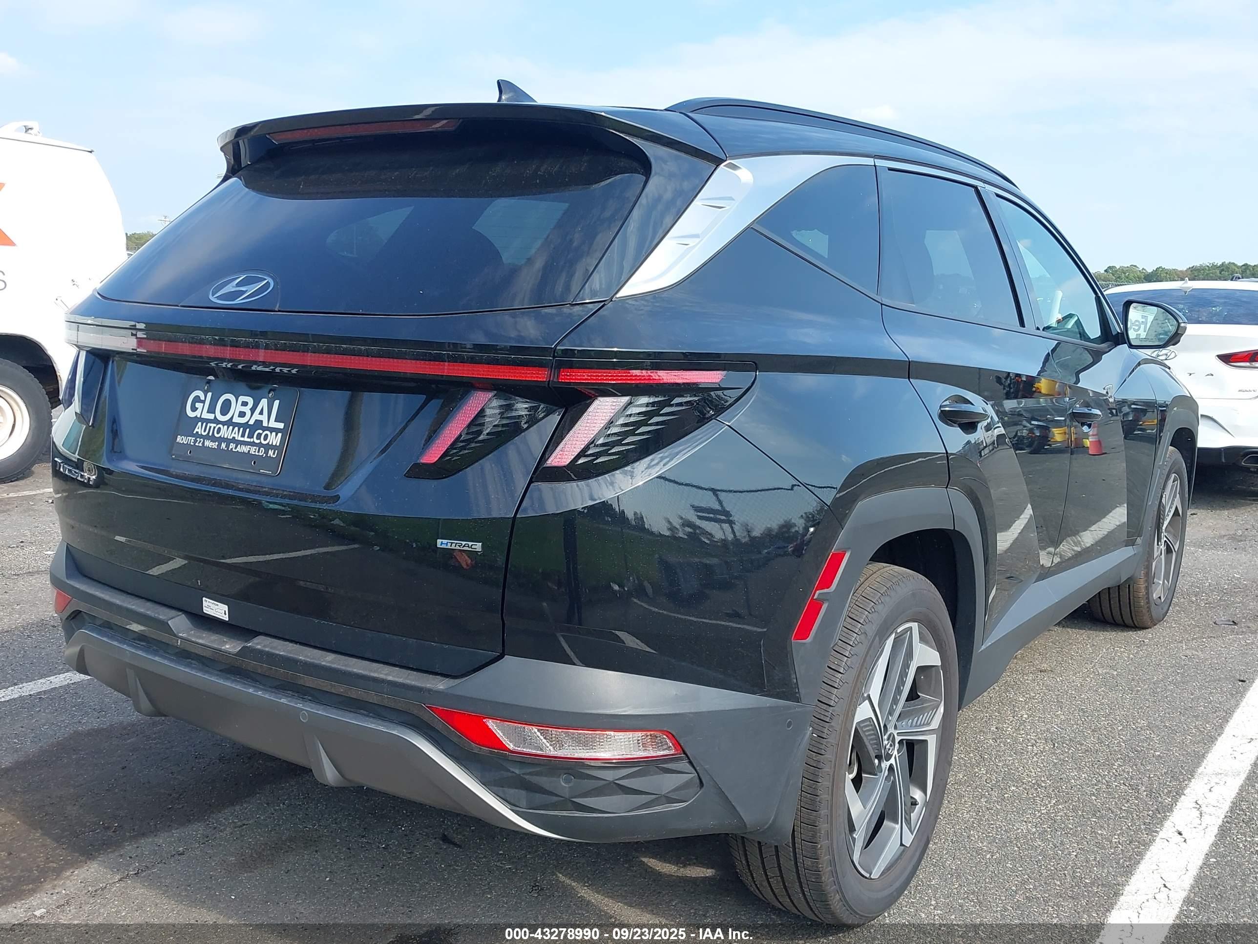 HYUNDAI TUCSON image 4