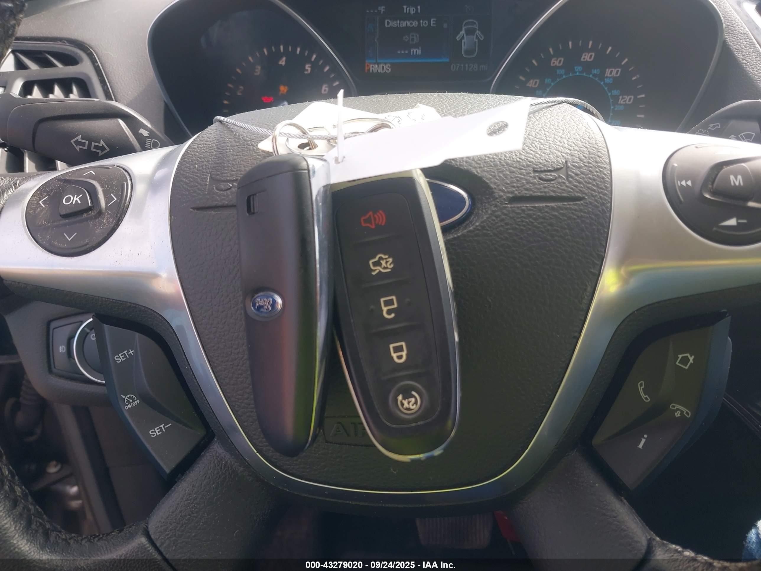 FORD ESCAPE image 11