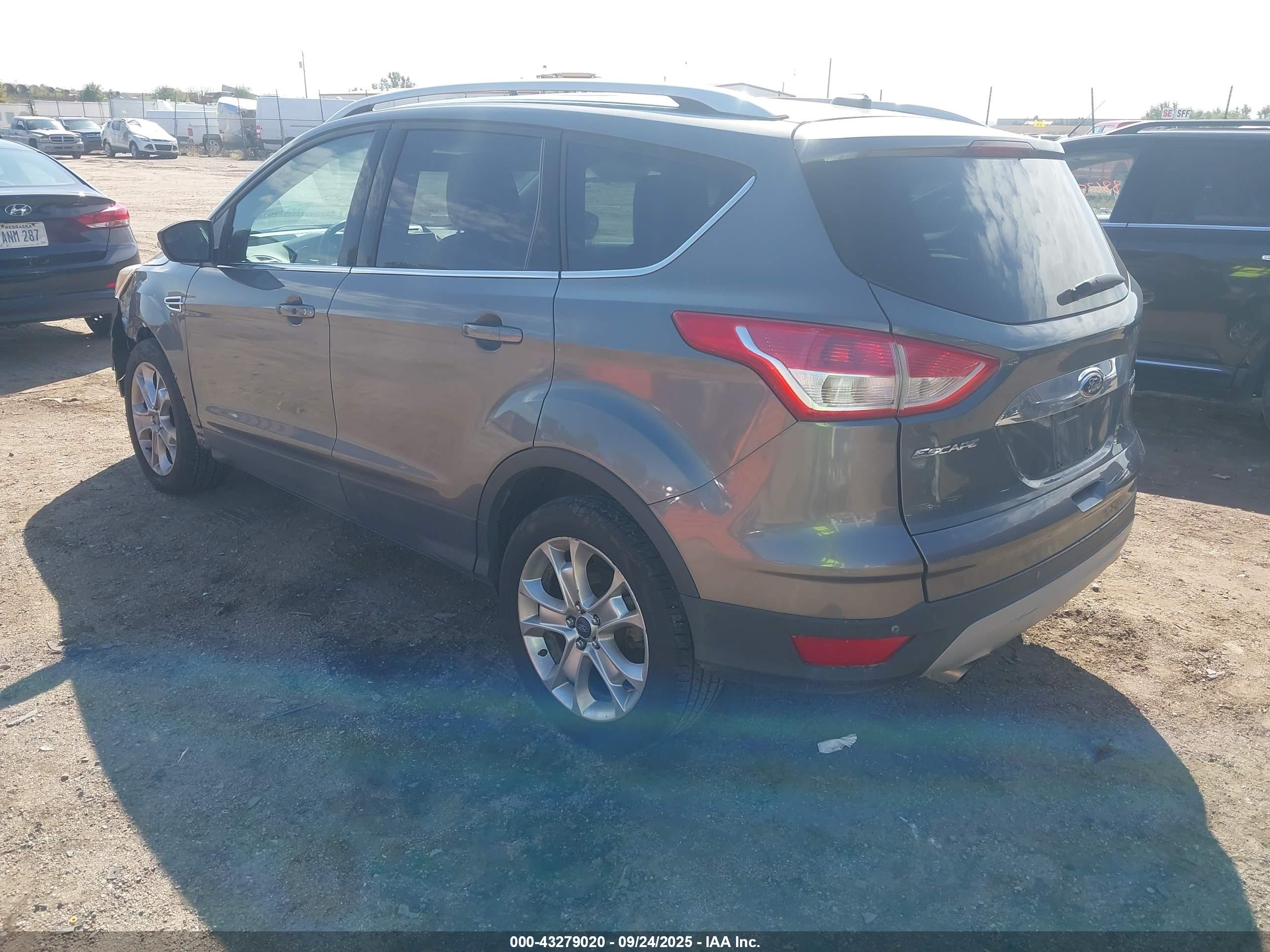 FORD ESCAPE image 3