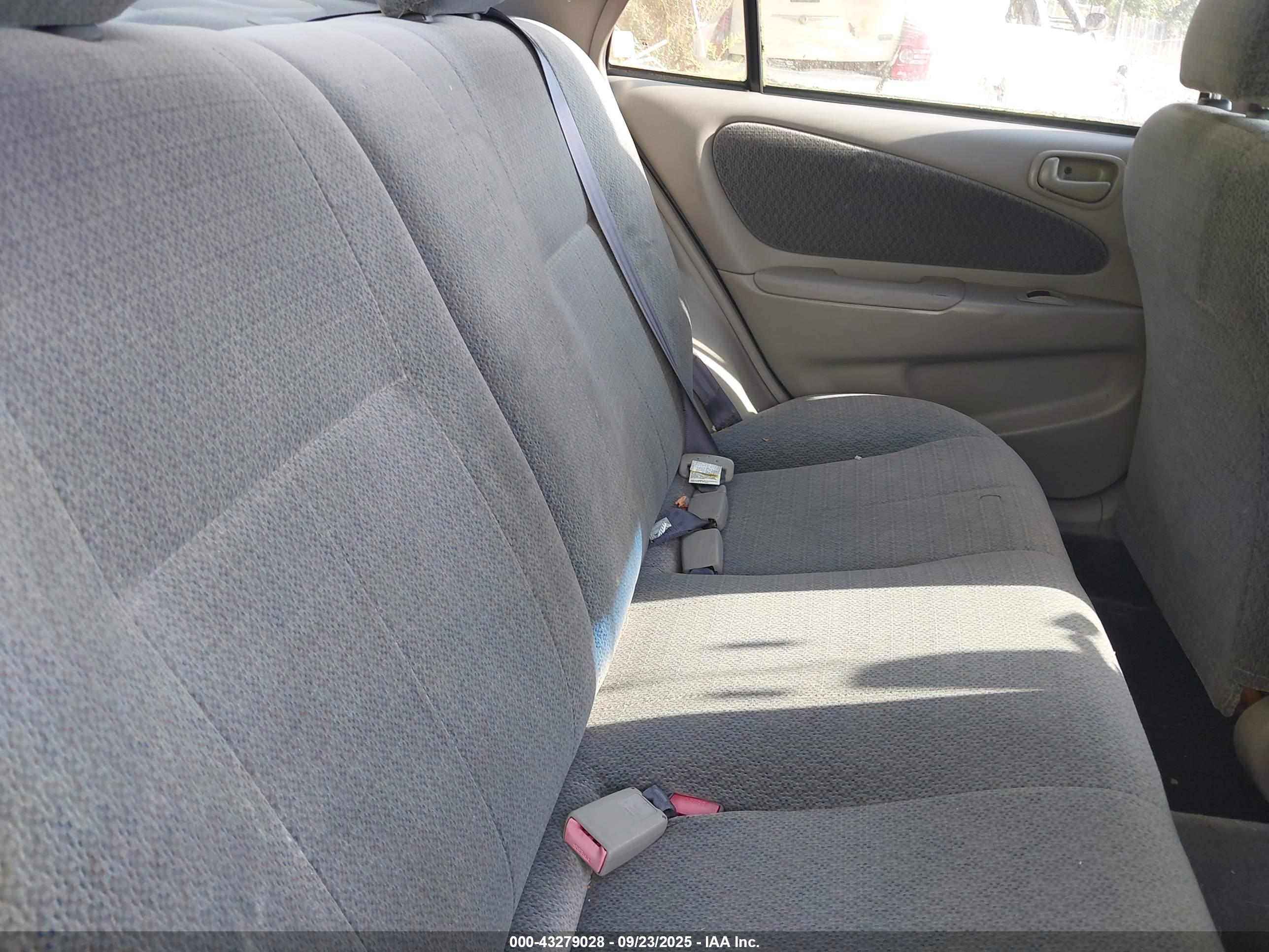 TOYOTA COROLLA image 8